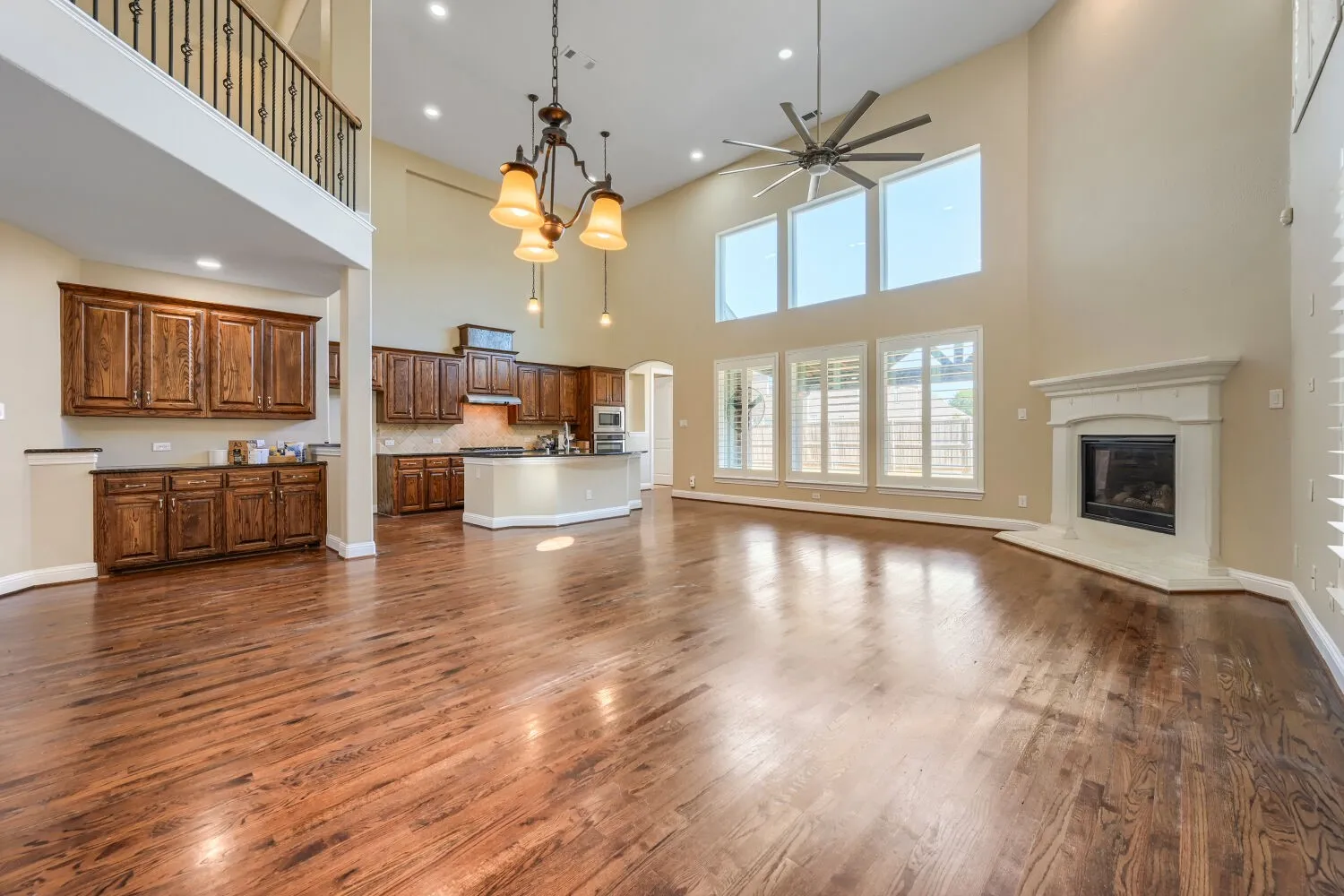 Single Family Residence For Sale in Dallas County , 227 Dominion Drive, Wylie, Texas 75098, 5 Bedroom, 4 Bathroom, 3 Garage spaces, 3,901 Sqft, built in 2016, mls#21376867, Real Estate Agent in Wylie, Homes For Sale in Dallas county, Homes For Sale in Wylie, Realtor in Wylie Texas, Real Estate Brokerage Independent Realty Texas, Luminita Cordes Realtor