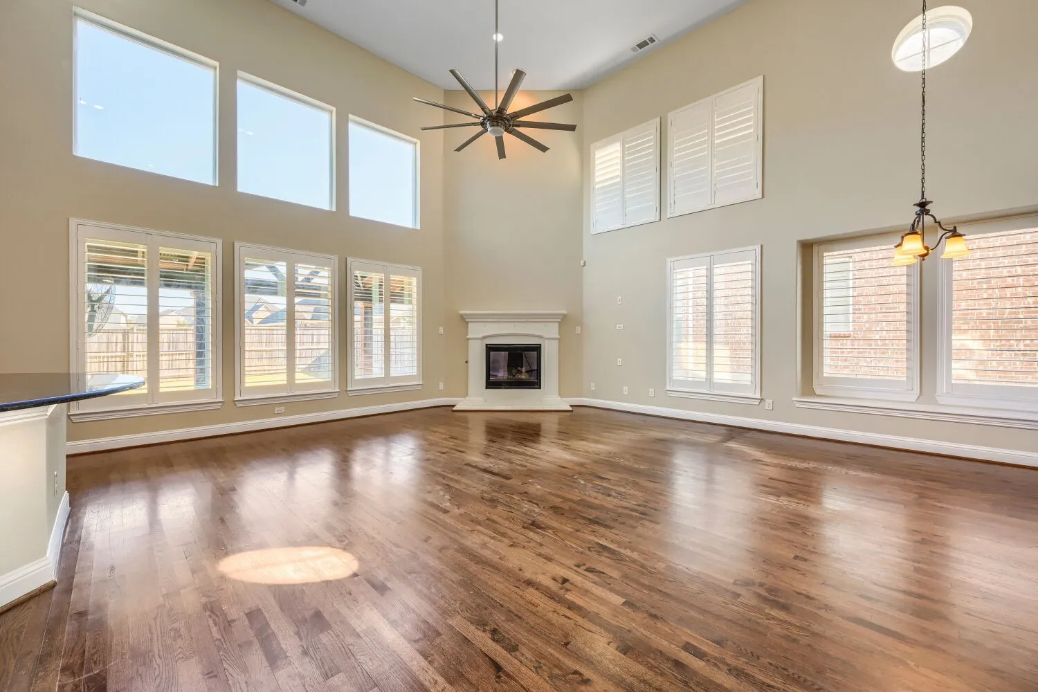 Single Family Residence For Sale in Dallas County , 227 Dominion Drive, Wylie, Texas 75098, 5 Bedroom, 4 Bathroom, 3 Garage spaces, 3,901 Sqft, built in 2016, mls#21376867, Real Estate Agent in Wylie, Homes For Sale in Dallas county, Homes For Sale in Wylie, Realtor in Wylie Texas, Real Estate Brokerage Independent Realty Texas, Luminita Cordes Realtor
