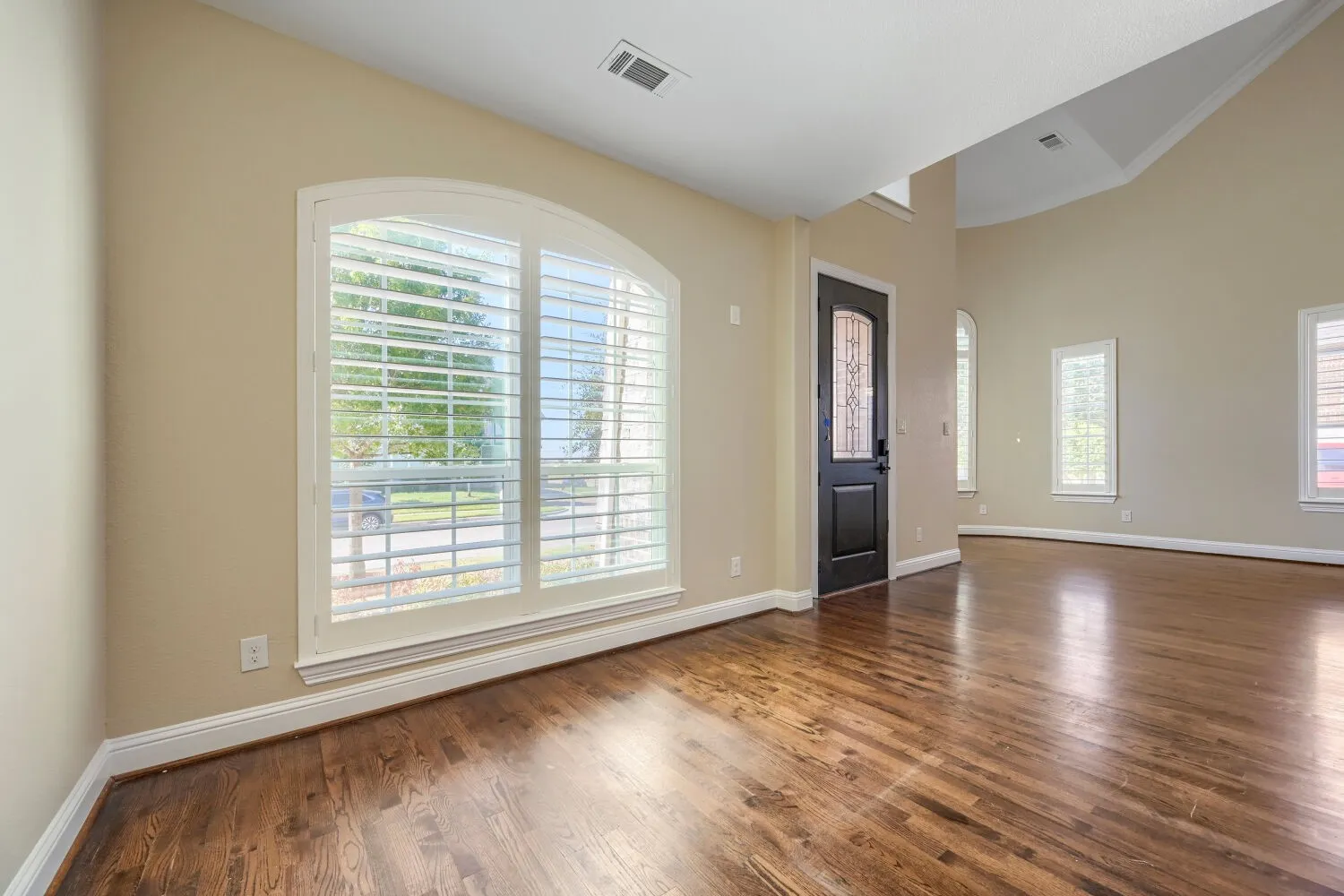 Single Family Residence For Sale in Dallas County , 227 Dominion Drive, Wylie, Texas 75098, 5 Bedroom, 4 Bathroom, 3 Garage spaces, 3,901 Sqft, built in 2016, mls#21376867, Real Estate Agent in Wylie, Homes For Sale in Dallas county, Homes For Sale in Wylie, Realtor in Wylie Texas, Real Estate Brokerage Independent Realty Texas, Luminita Cordes Realtor