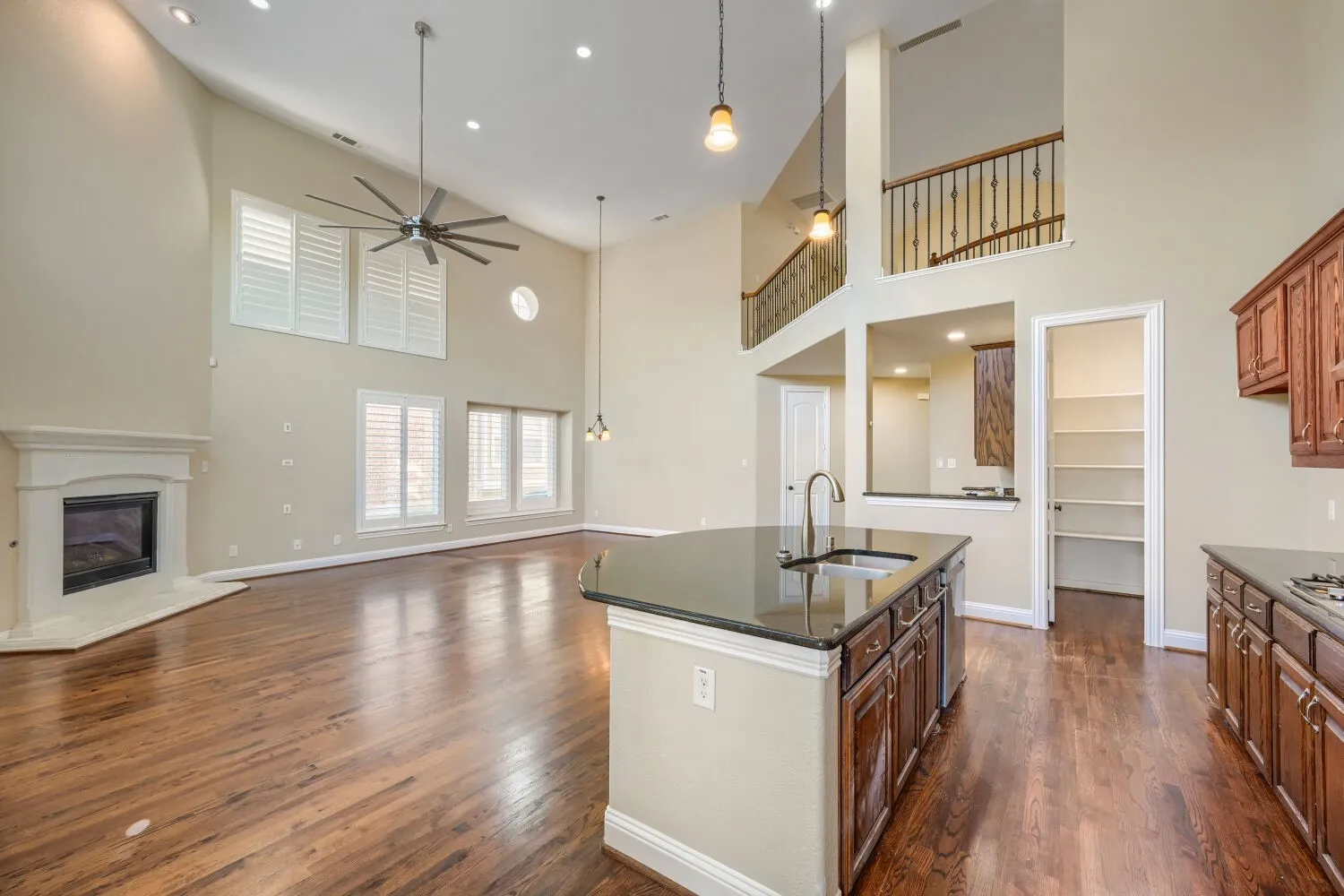 Single Family Residence For Sale in Dallas County , 227 Dominion Drive, Wylie, Texas 75098, 5 Bedroom, 4 Bathroom, 3 Garage spaces, 3,901 Sqft, built in 2016, mls#21376867, Real Estate Agent in Wylie, Homes For Sale in Dallas county, Homes For Sale in Wylie, Realtor in Wylie Texas, Real Estate Brokerage Independent Realty Texas, Luminita Cordes Realtor