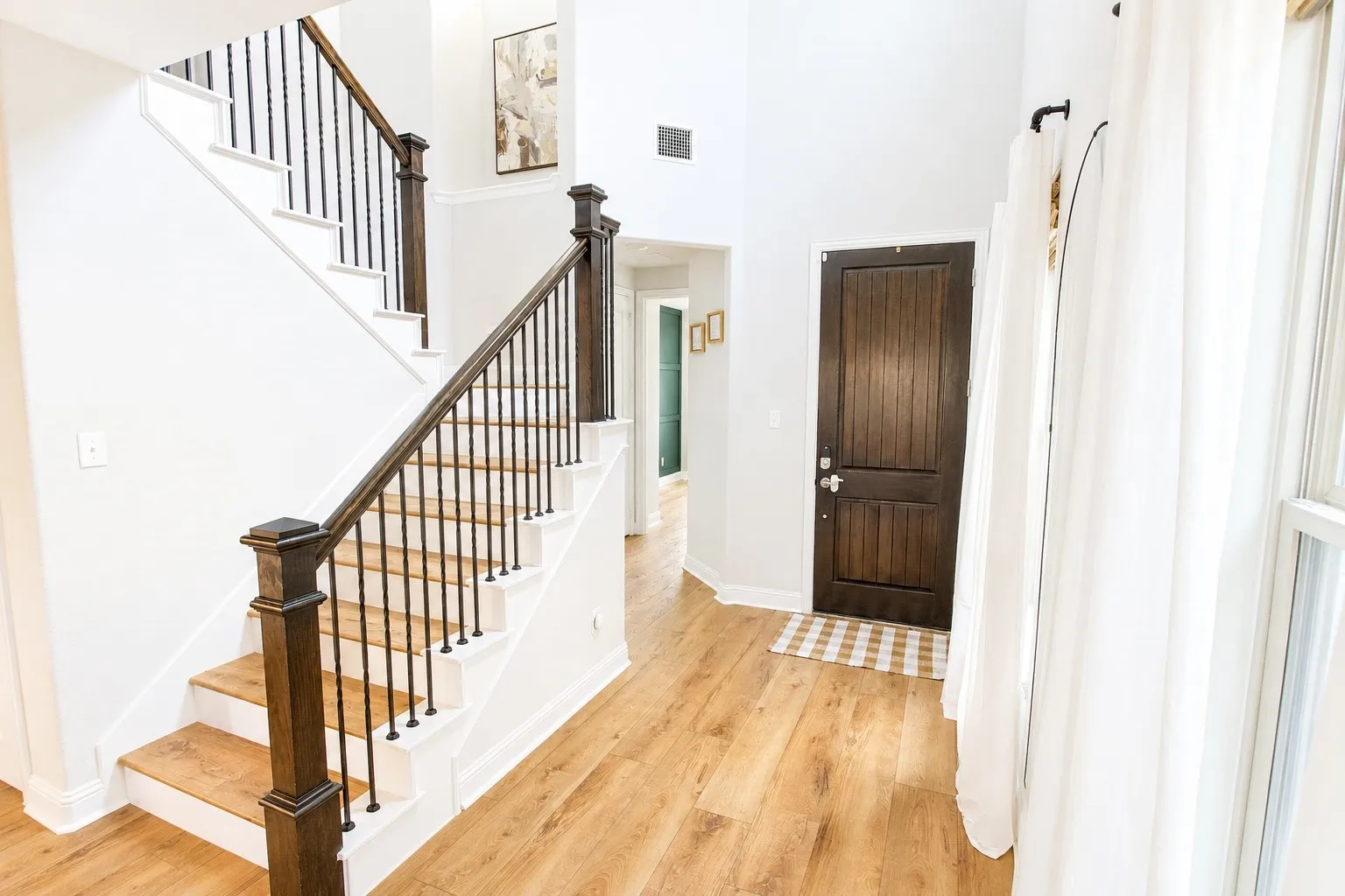 Single Family Residence For Sale in Denton County , 2257 Lexington Way, Carrollton, Texas 75010, 3 Bedroom, 3 Bathroom, 2 Garage spaces, 2,160 Sqft, built in 2020, mls#21375506, Real Estate Agent in Carrollton, Homes For Sale in Denton county, Homes For Sale in Carrollton, Realtor in Carrollton Texas, Real Estate Brokerage Independent Realty Texas, Luminita Cordes Realtor