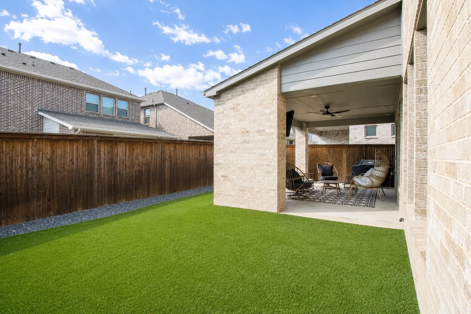 Single Family Residence For Sale in Denton County , 2257 Lexington Way, Carrollton, Texas 75010, 3 Bedroom, 3 Bathroom, 2 Garage spaces, 2,160 Sqft, built in 2020, mls#21375506, Real Estate Agent in Carrollton, Homes For Sale in Denton county, Homes For Sale in Carrollton, Realtor in Carrollton Texas, Real Estate Brokerage Independent Realty Texas, Luminita Cordes Realtor