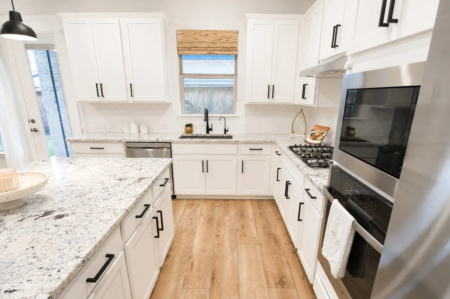 Single Family Residence For Sale in Denton County , 2257 Lexington Way, Carrollton, Texas 75010, 3 Bedroom, 3 Bathroom, 2 Garage spaces, 2,160 Sqft, built in 2020, mls#21375506, Real Estate Agent in Carrollton, Homes For Sale in Denton county, Homes For Sale in Carrollton, Realtor in Carrollton Texas, Real Estate Brokerage Independent Realty Texas, Luminita Cordes Realtor
