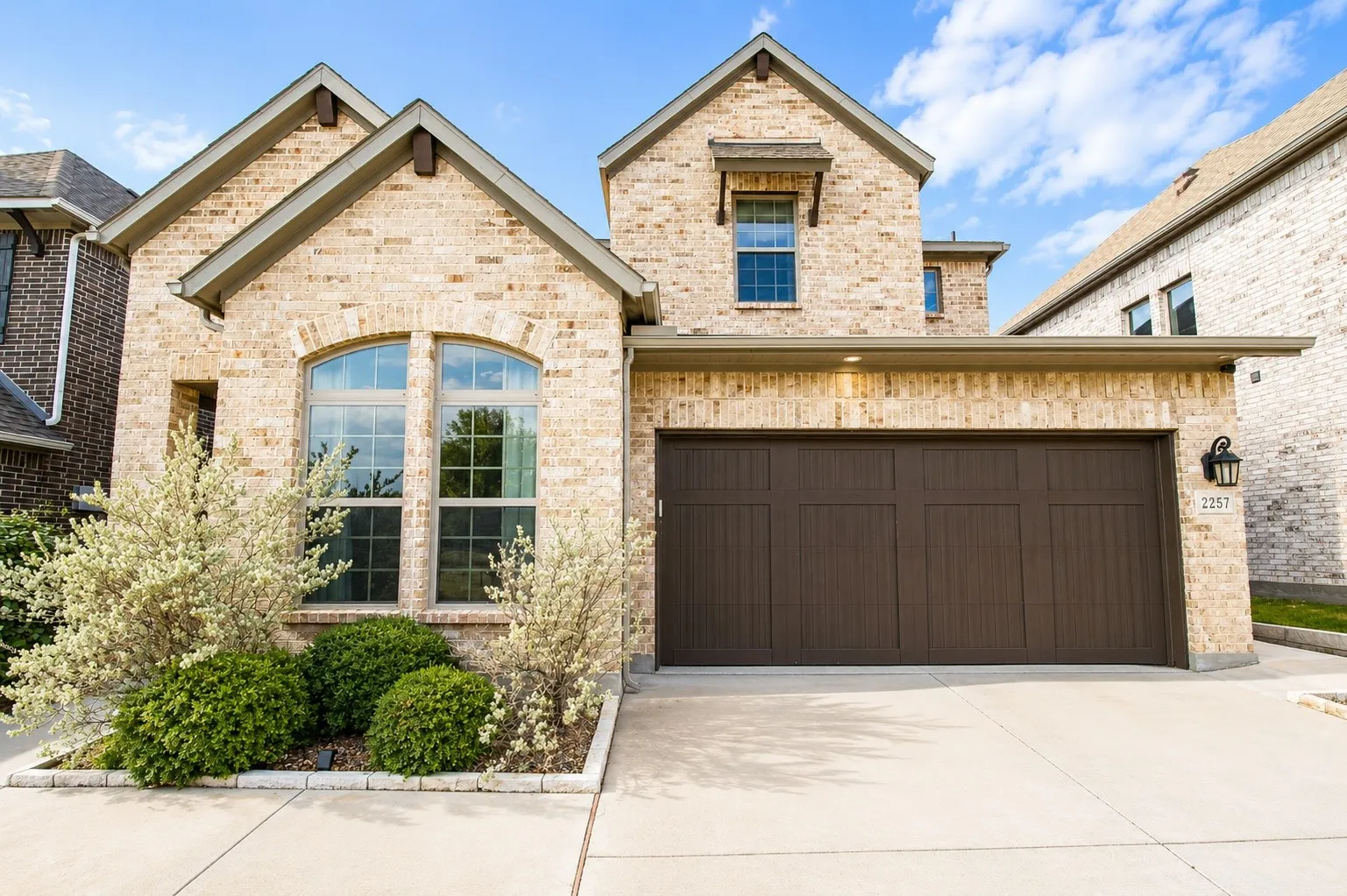 Single Family Residence For Sale in Denton County , 2257 Lexington Way, Carrollton, Texas 75010, 3 Bedroom, 3 Bathroom, 2 Garage spaces, 2,160 Sqft, built in 2020, mls#21375506, Real Estate Agent in Carrollton, Homes For Sale in Denton county, Homes For Sale in Carrollton, Realtor in Carrollton Texas, Real Estate Brokerage Independent Realty Texas, Luminita Cordes Realtor