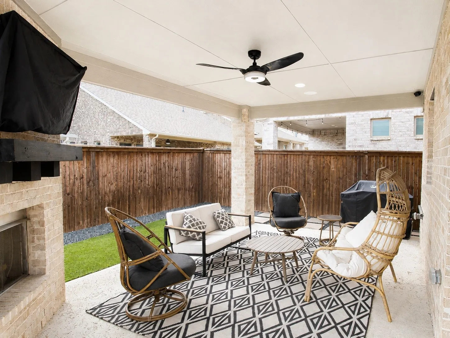 Single Family Residence For Sale in Denton County , 2257 Lexington Way, Carrollton, Texas 75010, 3 Bedroom, 3 Bathroom, 2 Garage spaces, 2,160 Sqft, built in 2020, mls#21375506, Real Estate Agent in Carrollton, Homes For Sale in Denton county, Homes For Sale in Carrollton, Realtor in Carrollton Texas, Real Estate Brokerage Independent Realty Texas, Luminita Cordes Realtor