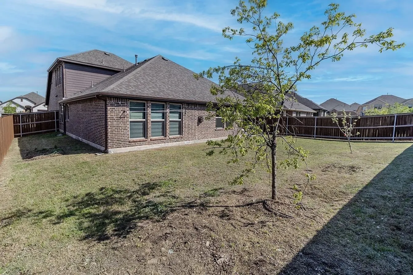 Single Family Residence For Rent in Collin County , 3215 Mattie Grey Lane, Melissa, Texas 75454, 5 Bedroom, 3 Bathroom, 2 Garage spaces, 2,876 Sqft, built in 2021, mls#21378383, Real Estate Agent in Melissa, Homes For Rent in Collin county, Homes For Rent in Melissa, Realtor in Melissa Texas, Real Estate Brokerage Independent Realty Texas, Luminita Cordes Realtor