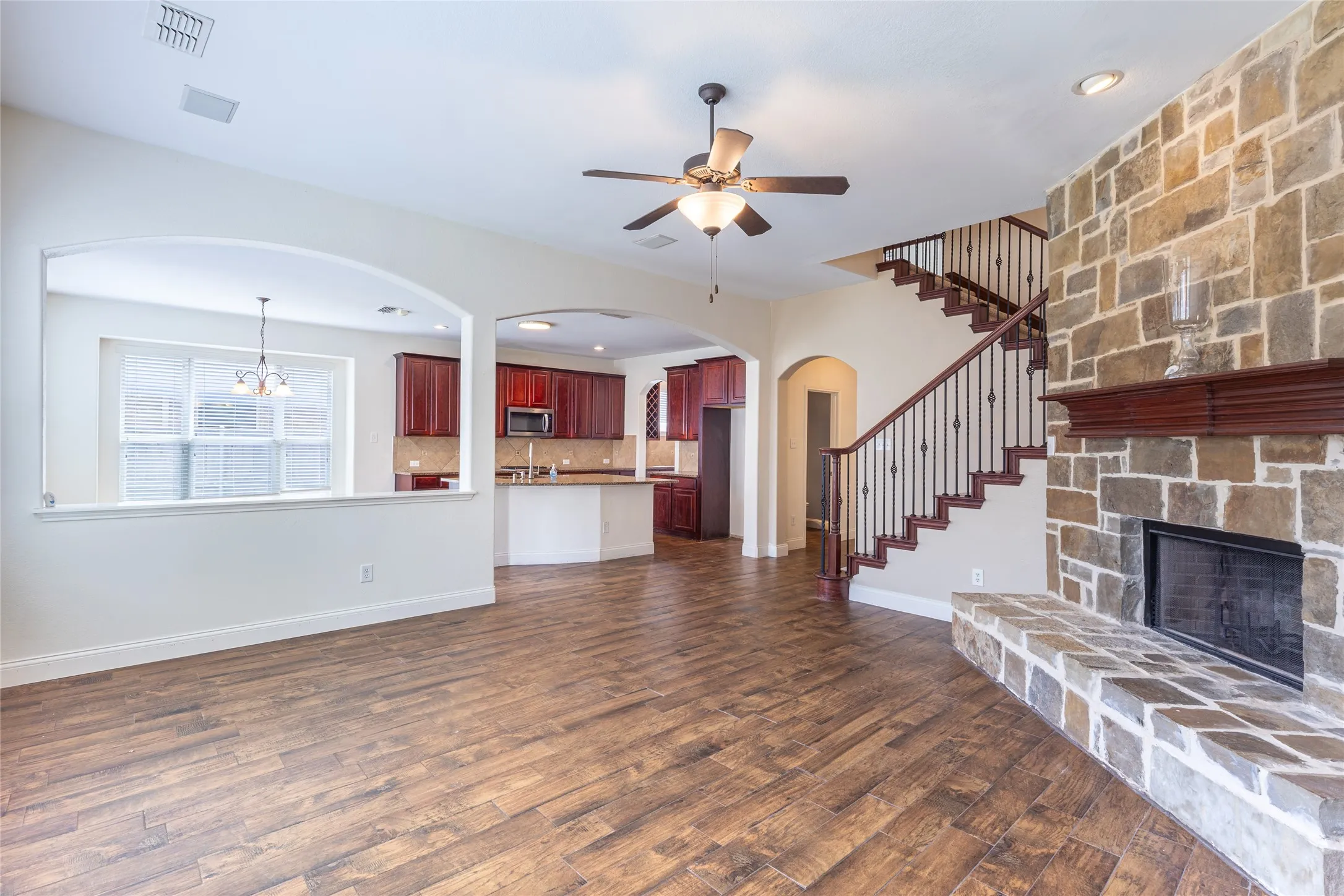 Single Family Residence For Sale in Tarrant County , 4849 Grinstein Drive, Fort Worth, Texas 76244, 4 Bedroom, 3 Bathroom, 2 Garage spaces, 3,322 Sqft, built in 2006, mls#21376797, Real Estate Agent in Fort Worth, Homes For Sale in Tarrant county, Homes For Sale in Fort Worth, Realtor in Fort Worth Texas, Real Estate Brokerage Independent Realty Texas, Luminita Cordes Realtor