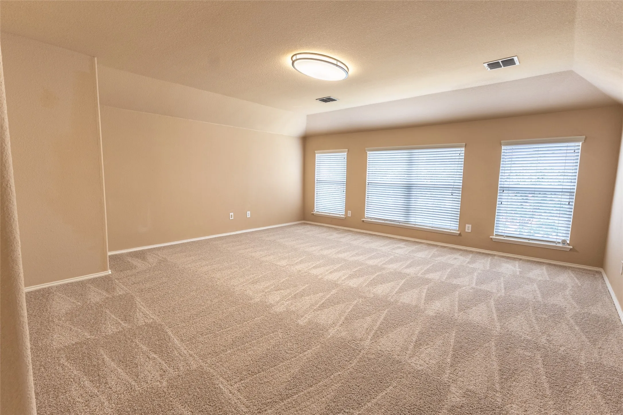 Single Family Residence For Sale in Tarrant County , 4849 Grinstein Drive, Fort Worth, Texas 76244, 4 Bedroom, 3 Bathroom, 2 Garage spaces, 3,322 Sqft, built in 2006, mls#21376797, Real Estate Agent in Fort Worth, Homes For Sale in Tarrant county, Homes For Sale in Fort Worth, Realtor in Fort Worth Texas, Real Estate Brokerage Independent Realty Texas, Luminita Cordes Realtor