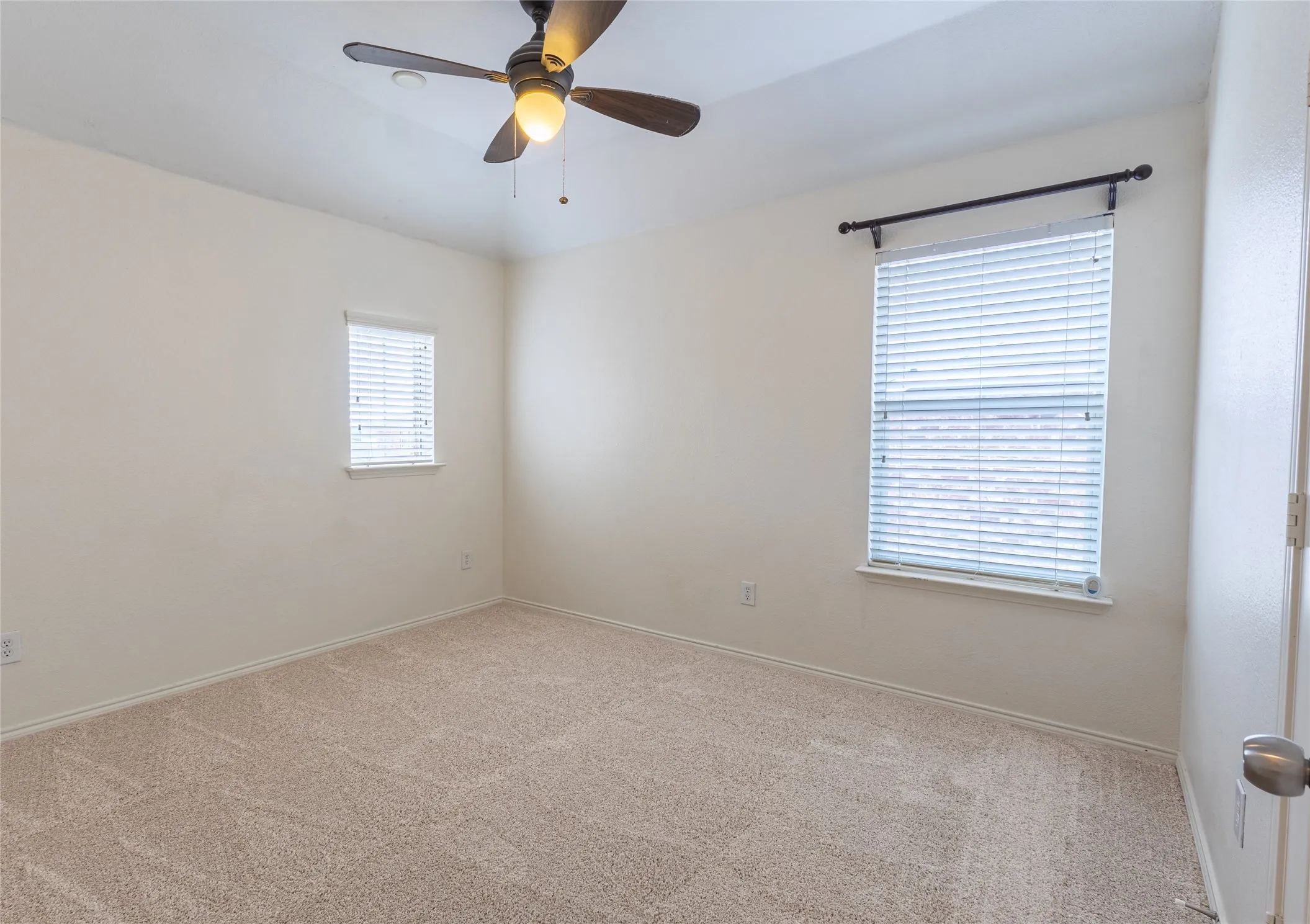 Single Family Residence For Sale in Tarrant County , 4849 Grinstein Drive, Fort Worth, Texas 76244, 4 Bedroom, 3 Bathroom, 2 Garage spaces, 3,322 Sqft, built in 2006, mls#21376797, Real Estate Agent in Fort Worth, Homes For Sale in Tarrant county, Homes For Sale in Fort Worth, Realtor in Fort Worth Texas, Real Estate Brokerage Independent Realty Texas, Luminita Cordes Realtor