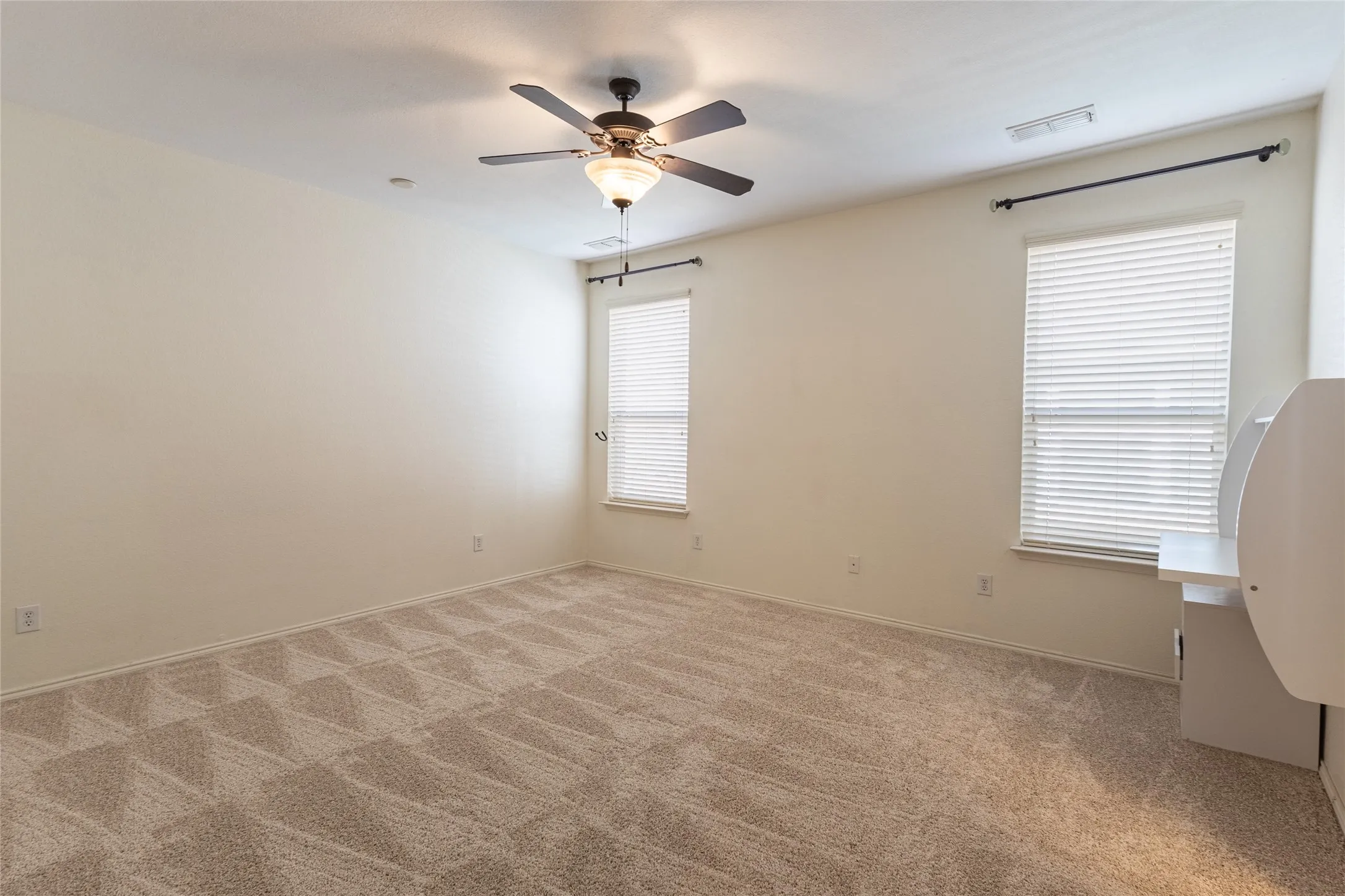 Single Family Residence For Sale in Tarrant County , 4849 Grinstein Drive, Fort Worth, Texas 76244, 4 Bedroom, 3 Bathroom, 2 Garage spaces, 3,322 Sqft, built in 2006, mls#21376797, Real Estate Agent in Fort Worth, Homes For Sale in Tarrant county, Homes For Sale in Fort Worth, Realtor in Fort Worth Texas, Real Estate Brokerage Independent Realty Texas, Luminita Cordes Realtor