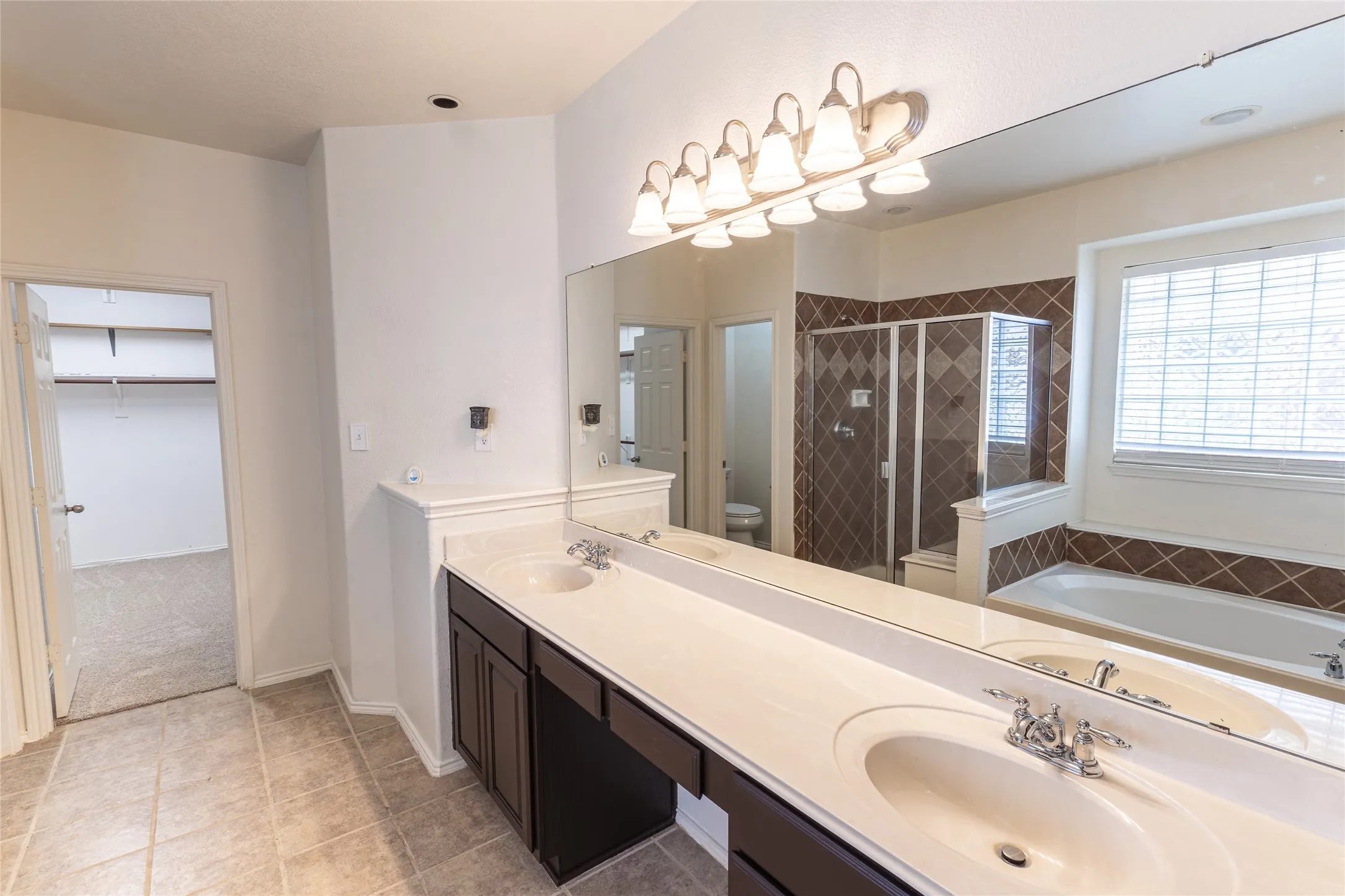 Single Family Residence For Sale in Tarrant County , 4849 Grinstein Drive, Fort Worth, Texas 76244, 4 Bedroom, 3 Bathroom, 2 Garage spaces, 3,322 Sqft, built in 2006, mls#21376797, Real Estate Agent in Fort Worth, Homes For Sale in Tarrant county, Homes For Sale in Fort Worth, Realtor in Fort Worth Texas, Real Estate Brokerage Independent Realty Texas, Luminita Cordes Realtor
