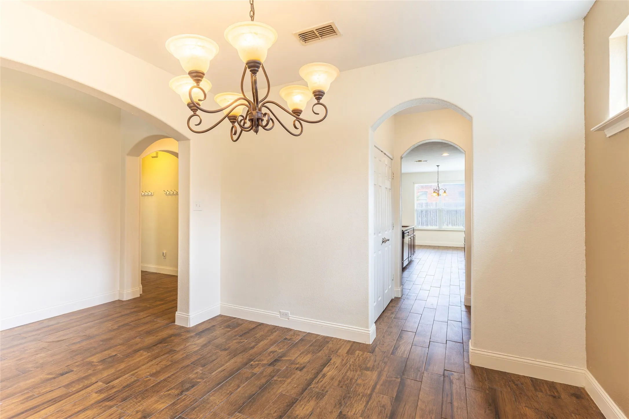 Single Family Residence For Sale in Tarrant County , 4849 Grinstein Drive, Fort Worth, Texas 76244, 4 Bedroom, 3 Bathroom, 2 Garage spaces, 3,322 Sqft, built in 2006, mls#21376797, Real Estate Agent in Fort Worth, Homes For Sale in Tarrant county, Homes For Sale in Fort Worth, Realtor in Fort Worth Texas, Real Estate Brokerage Independent Realty Texas, Luminita Cordes Realtor