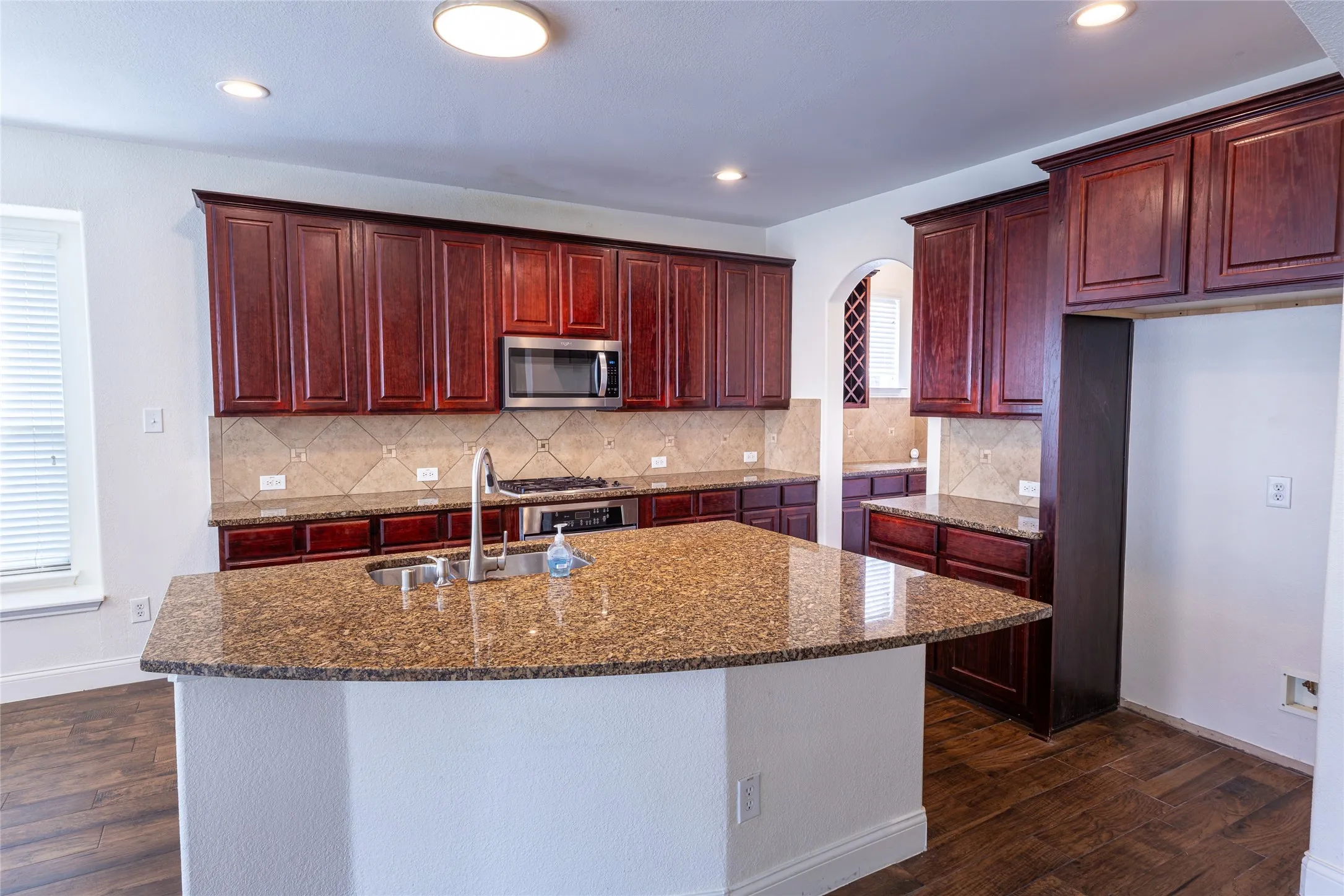 Single Family Residence For Sale in Tarrant County , 4849 Grinstein Drive, Fort Worth, Texas 76244, 4 Bedroom, 3 Bathroom, 2 Garage spaces, 3,322 Sqft, built in 2006, mls#21376797, Real Estate Agent in Fort Worth, Homes For Sale in Tarrant county, Homes For Sale in Fort Worth, Realtor in Fort Worth Texas, Real Estate Brokerage Independent Realty Texas, Luminita Cordes Realtor
