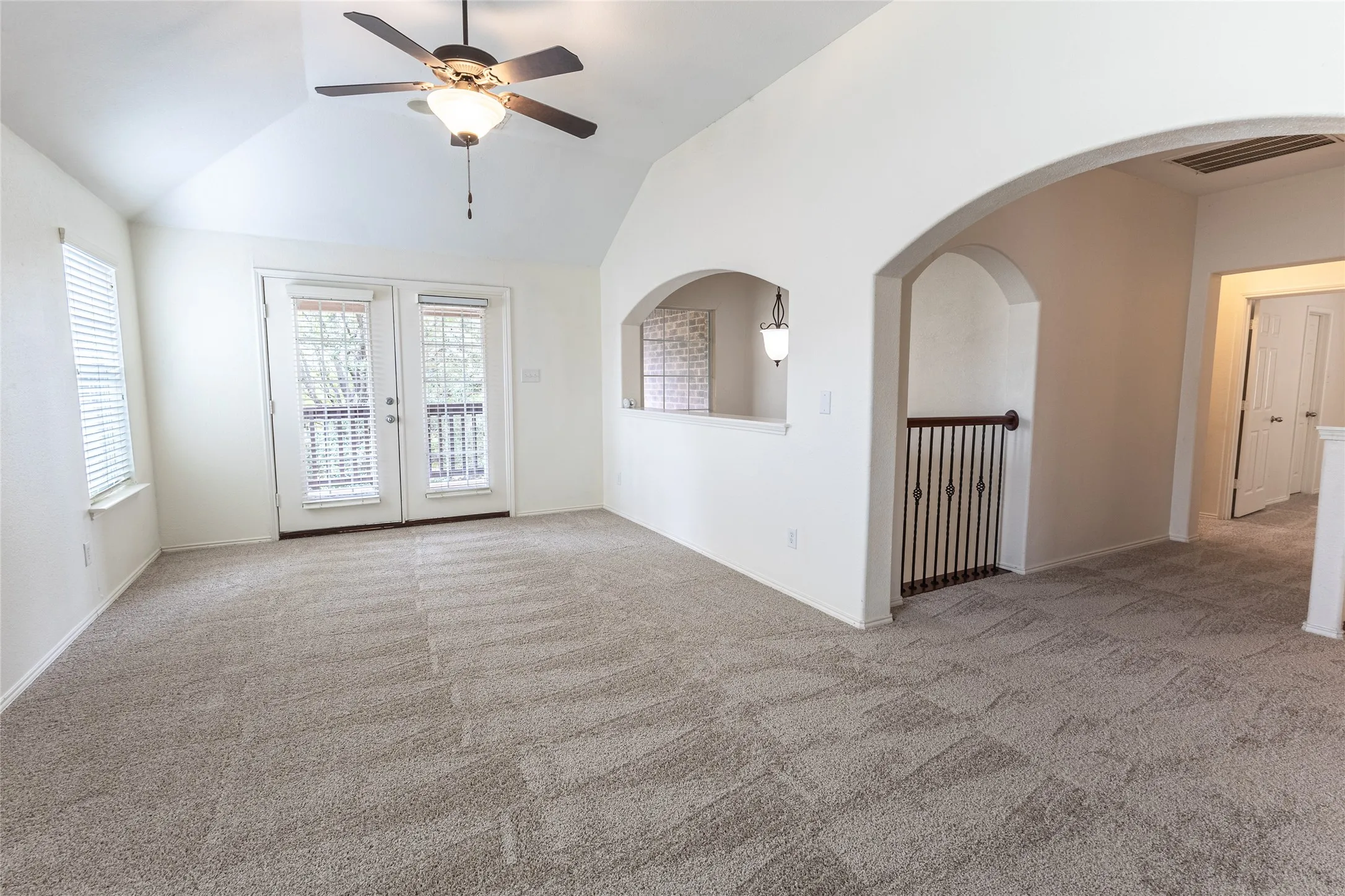 Single Family Residence For Sale in Tarrant County , 4849 Grinstein Drive, Fort Worth, Texas 76244, 4 Bedroom, 3 Bathroom, 2 Garage spaces, 3,322 Sqft, built in 2006, mls#21376797, Real Estate Agent in Fort Worth, Homes For Sale in Tarrant county, Homes For Sale in Fort Worth, Realtor in Fort Worth Texas, Real Estate Brokerage Independent Realty Texas, Luminita Cordes Realtor