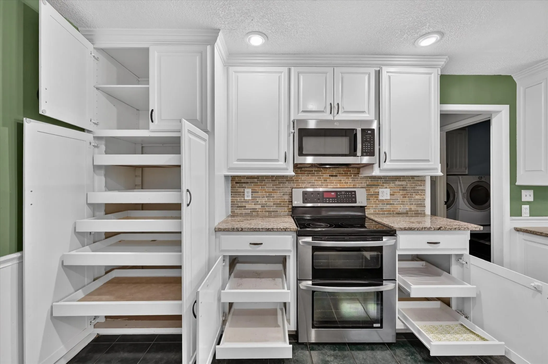 Single Family Residence For Sale in Tarrant County , 4208 Trowbridge Drive, Arlington, Texas 76013, 4 Bedroom, 3 Bathroom, 2 Garage spaces, 2,771 Sqft, built in 1973, mls#21360196, Real Estate Agent in Arlington, Homes For Sale in Tarrant county, Homes For Sale in Arlington, Realtor in Arlington Texas, Real Estate Brokerage Independent Realty Texas, Luminita Cordes Realtor