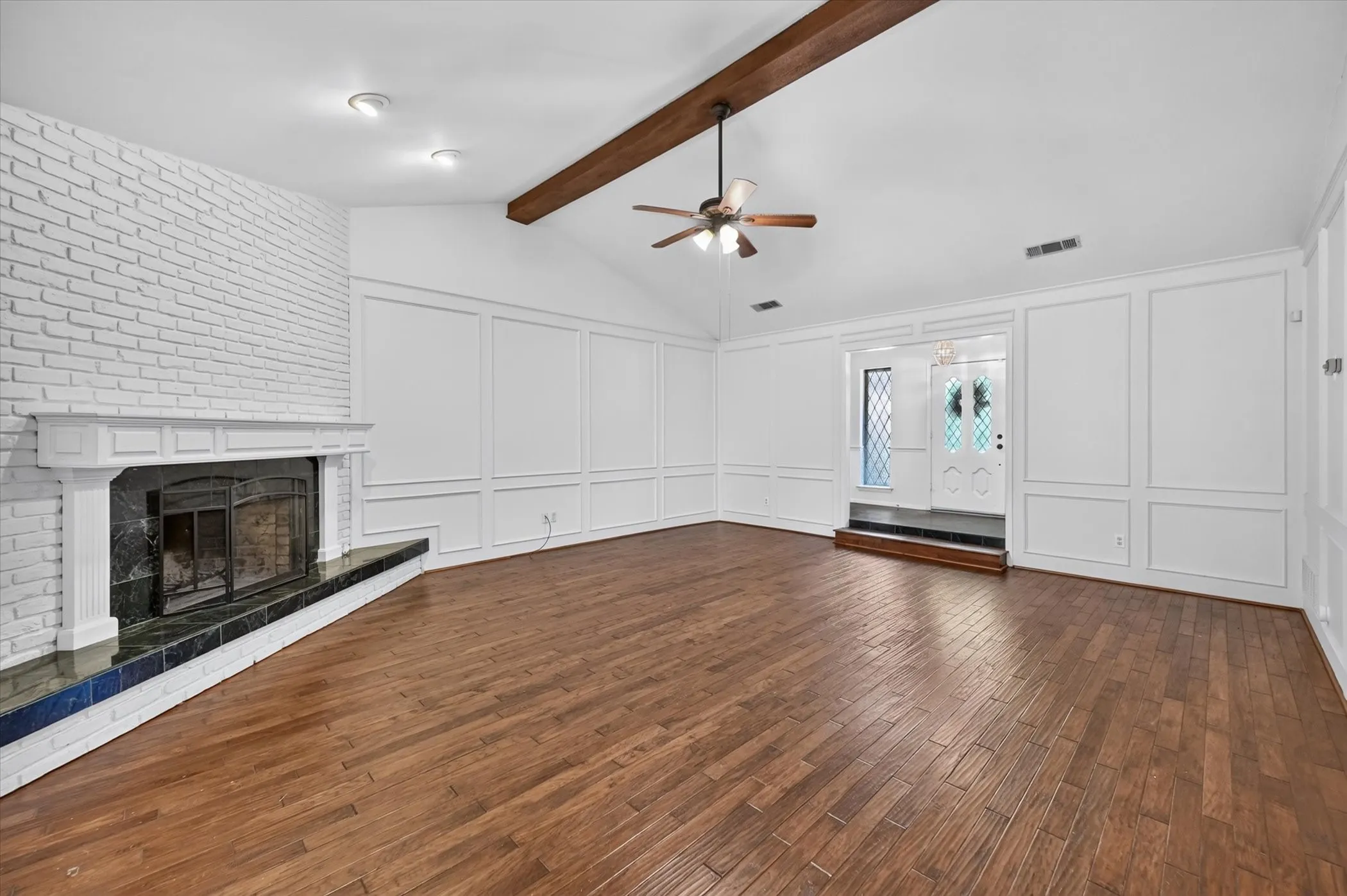 Single Family Residence For Sale in Tarrant County , 4208 Trowbridge Drive, Arlington, Texas 76013, 4 Bedroom, 3 Bathroom, 2 Garage spaces, 2,771 Sqft, built in 1973, mls#21360196, Real Estate Agent in Arlington, Homes For Sale in Tarrant county, Homes For Sale in Arlington, Realtor in Arlington Texas, Real Estate Brokerage Independent Realty Texas, Luminita Cordes Realtor