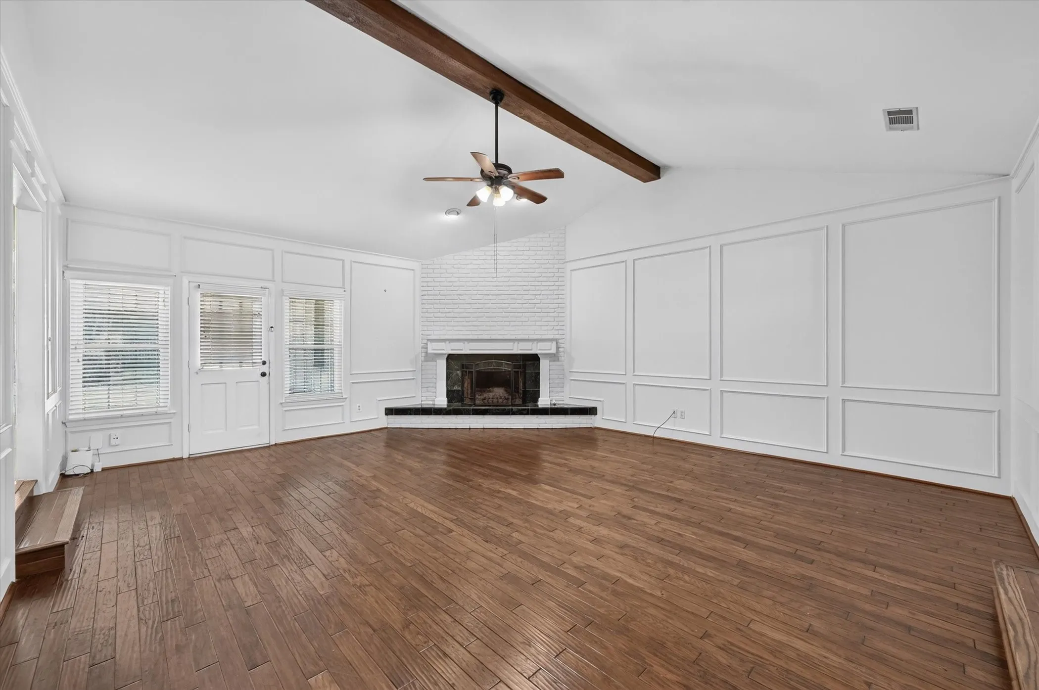 Single Family Residence For Sale in Tarrant County , 4208 Trowbridge Drive, Arlington, Texas 76013, 4 Bedroom, 3 Bathroom, 2 Garage spaces, 2,771 Sqft, built in 1973, mls#21360196, Real Estate Agent in Arlington, Homes For Sale in Tarrant county, Homes For Sale in Arlington, Realtor in Arlington Texas, Real Estate Brokerage Independent Realty Texas, Luminita Cordes Realtor