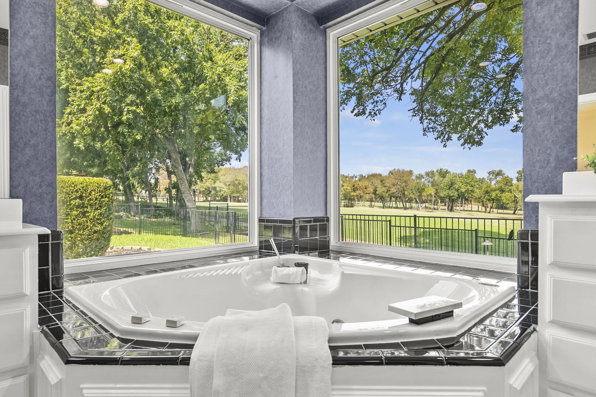 Single Family Residence For Sale in Dallas County , 6010 Silverado Circle, Garland, Texas 75044, 4 Bedroom, 4 Bathroom, 2 Garage spaces, 3,145 Sqft, built in 1993, mls#21375476, Real Estate Agent in Garland, Homes For Sale in Dallas county, Homes For Sale in Garland, Realtor in Garland Texas, Real Estate Brokerage Independent Realty Texas, Luminita Cordes Realtor