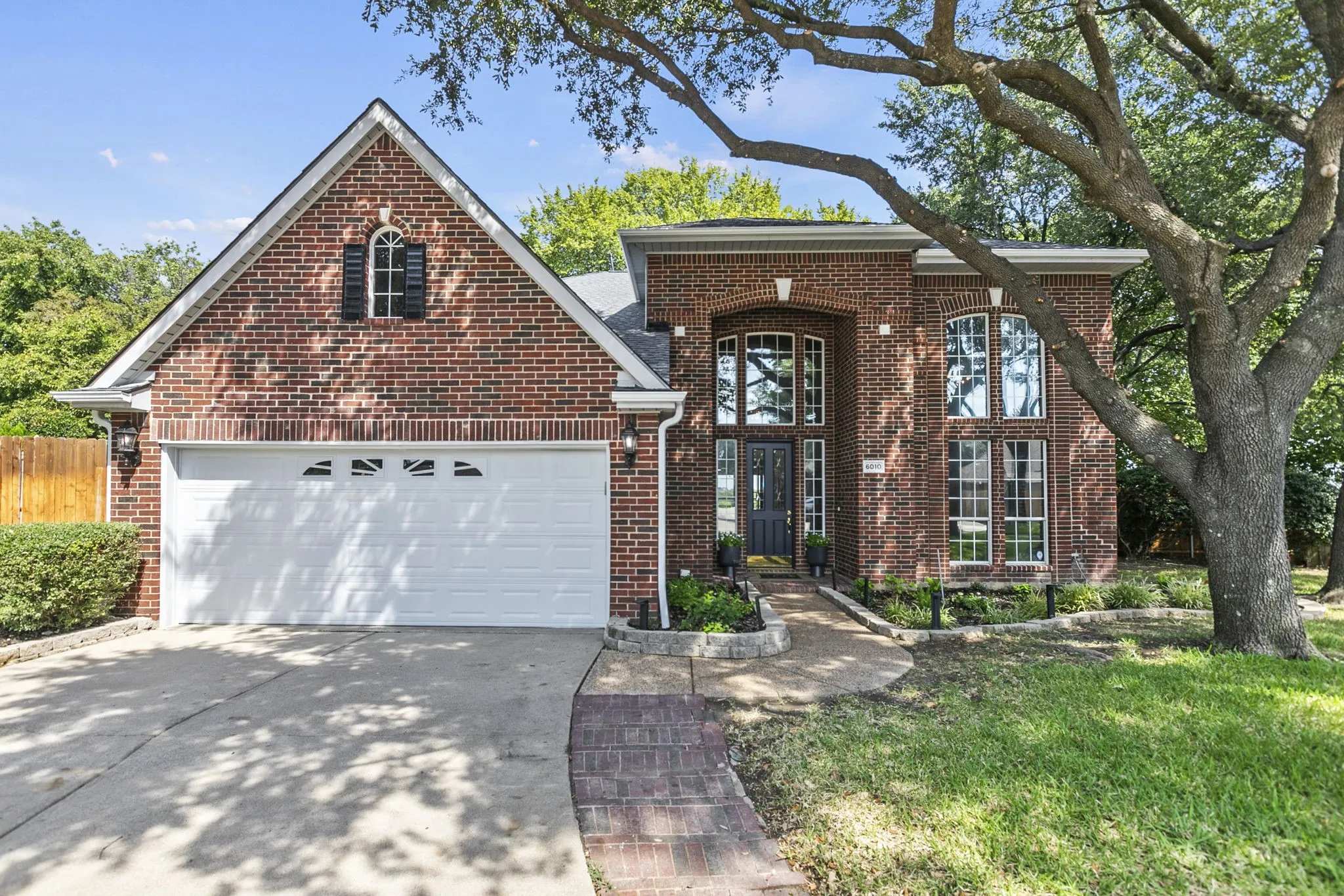 Single Family Residence For Sale in Dallas County , 6010 Silverado Circle, Garland, Texas 75044, 4 Bedroom, 4 Bathroom, 2 Garage spaces, 3,145 Sqft, built in 1993, mls#21375476, Real Estate Agent in Garland, Homes For Sale in Dallas county, Homes For Sale in Garland, Realtor in Garland Texas, Real Estate Brokerage Independent Realty Texas, Luminita Cordes Realtor
