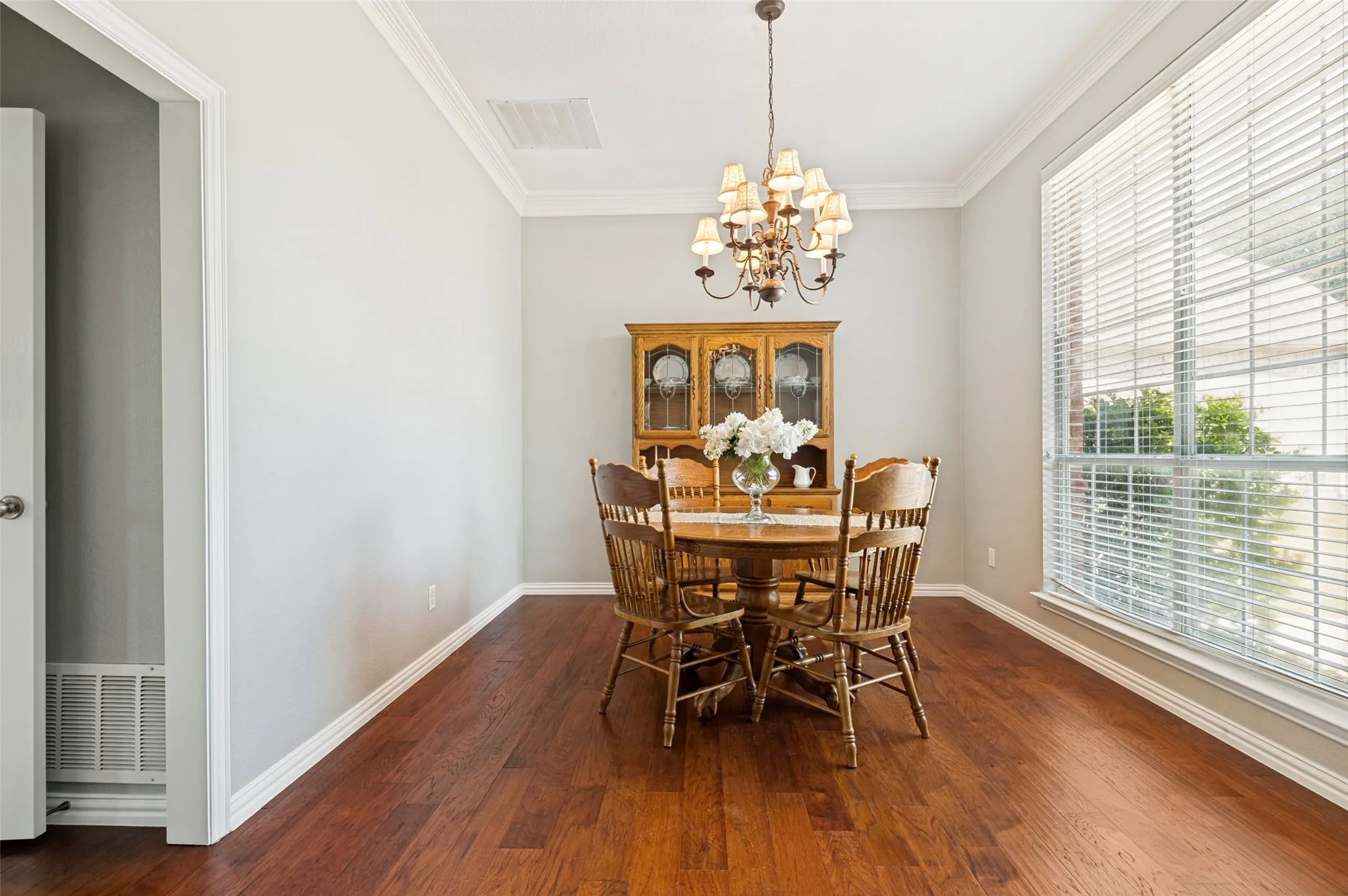 Single Family Residence For Sale in Tarrant County , 1807 Lake Glen Trail, Mansfield, Texas 76063, 4 Bedroom, 4 Bathroom, 3 Garage spaces, 3,074 Sqft, built in 2002, mls#21375613, Real Estate Agent in Mansfield, Homes For Sale in Tarrant county, Homes For Sale in Mansfield, Realtor in Mansfield Texas, Real Estate Brokerage Independent Realty Texas, Luminita Cordes Realtor