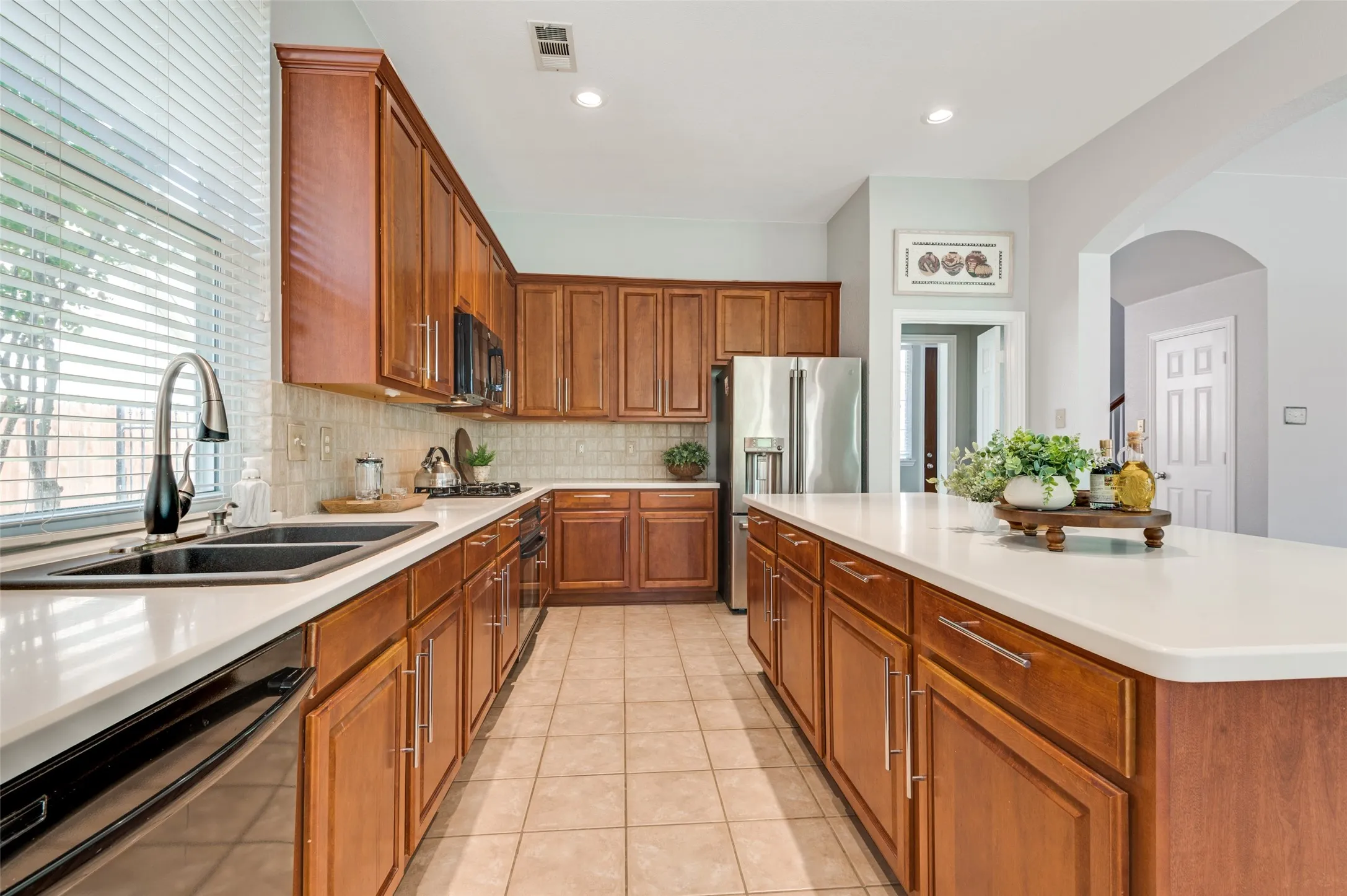 Single Family Residence For Sale in Tarrant County , 1807 Lake Glen Trail, Mansfield, Texas 76063, 4 Bedroom, 4 Bathroom, 3 Garage spaces, 3,074 Sqft, built in 2002, mls#21375613, Real Estate Agent in Mansfield, Homes For Sale in Tarrant county, Homes For Sale in Mansfield, Realtor in Mansfield Texas, Real Estate Brokerage Independent Realty Texas, Luminita Cordes Realtor