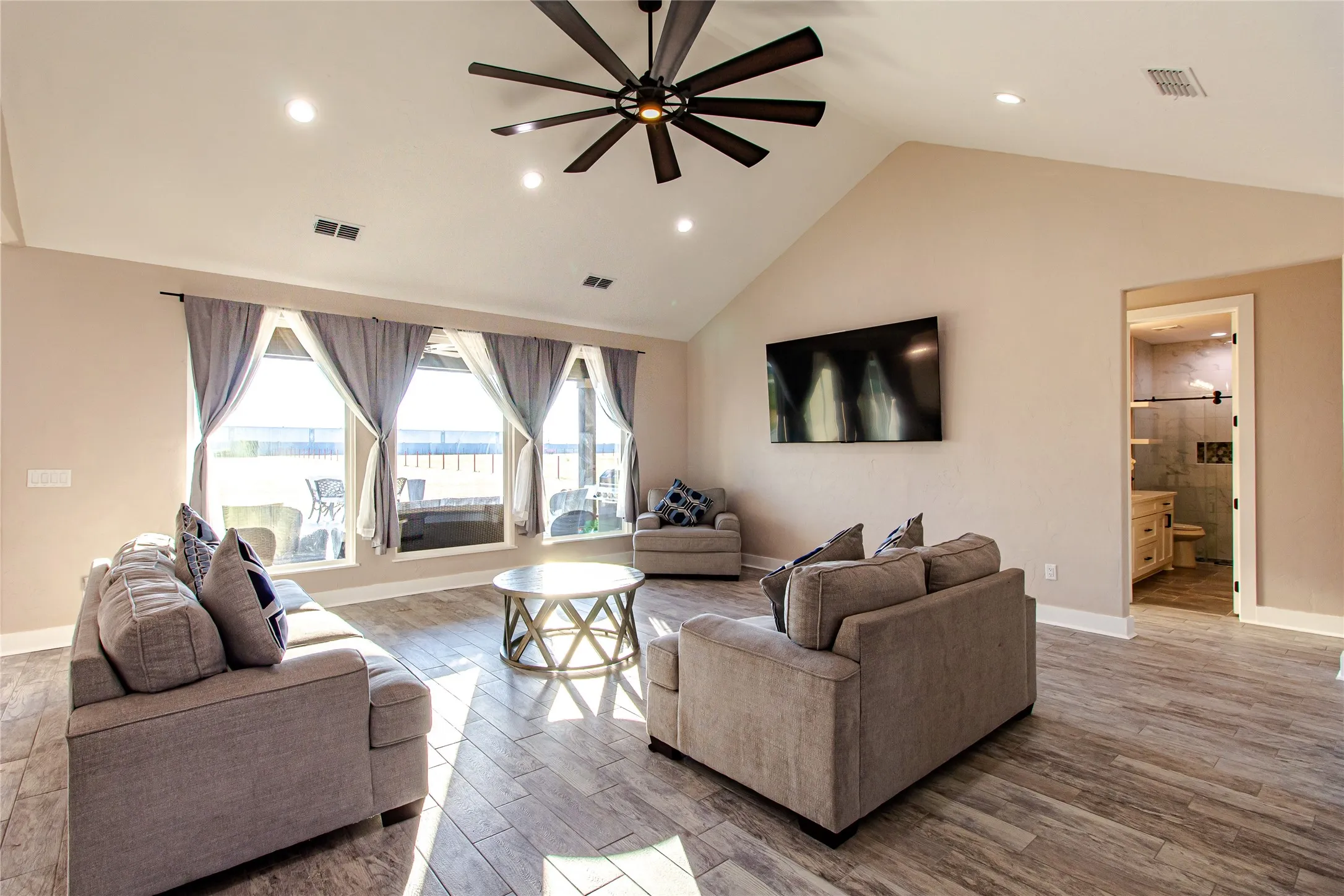 Single Family Residence For Sale in Ellis County , 3900 FM 1183, Ennis, Texas 75119, 5 Bedroom, 2 Bathroom, 2 Garage spaces, 3,419 Sqft, built in 2023, mls#21378391, Real Estate Agent in Ennis, Homes For Sale in Ellis county, Homes For Sale in Ennis, Realtor in Ennis Texas, Real Estate Brokerage Independent Realty Texas, Luminita Cordes Realtor