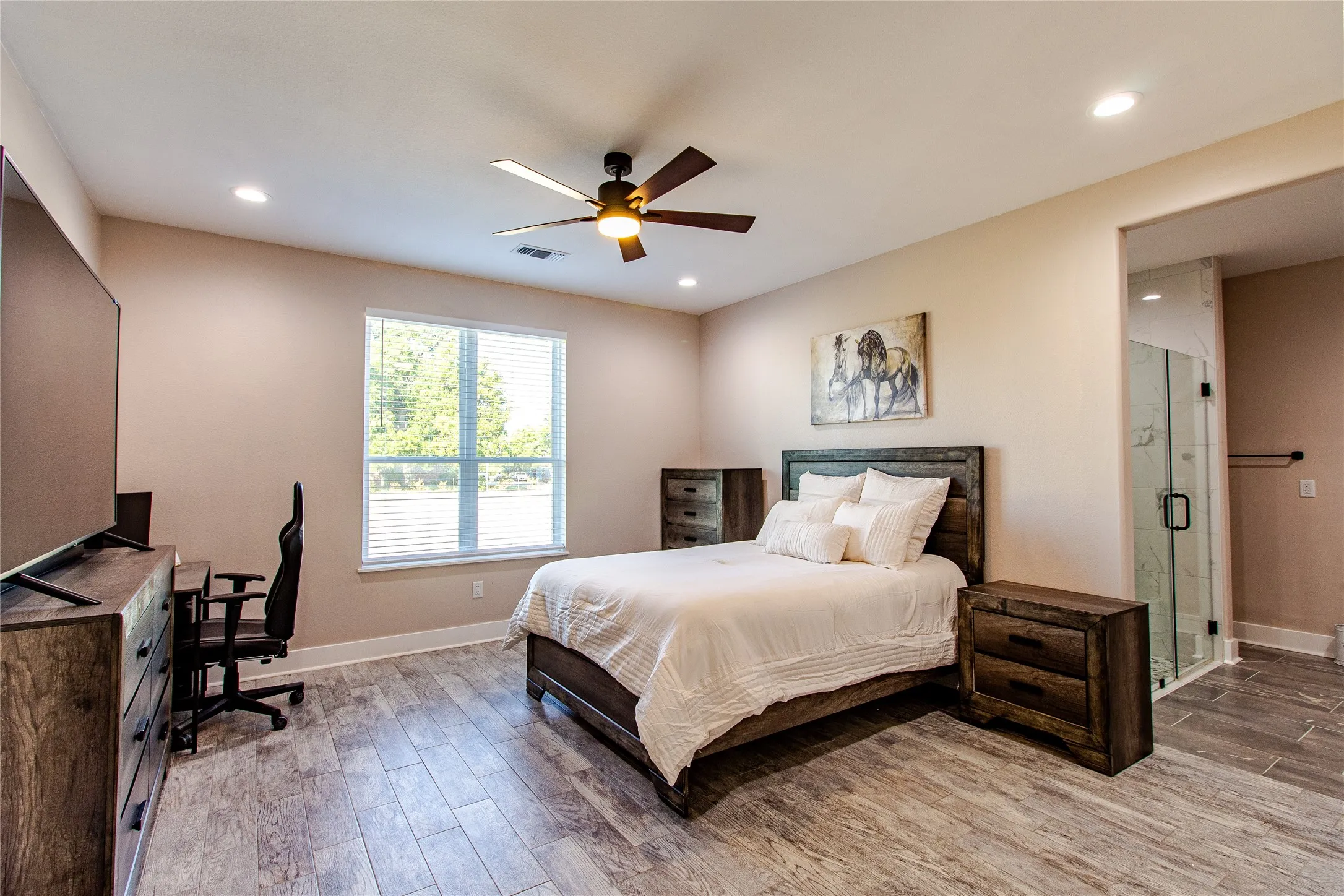 Single Family Residence For Sale in Ellis County , 3900 FM 1183, Ennis, Texas 75119, 5 Bedroom, 2 Bathroom, 2 Garage spaces, 3,419 Sqft, built in 2023, mls#21378391, Real Estate Agent in Ennis, Homes For Sale in Ellis county, Homes For Sale in Ennis, Realtor in Ennis Texas, Real Estate Brokerage Independent Realty Texas, Luminita Cordes Realtor