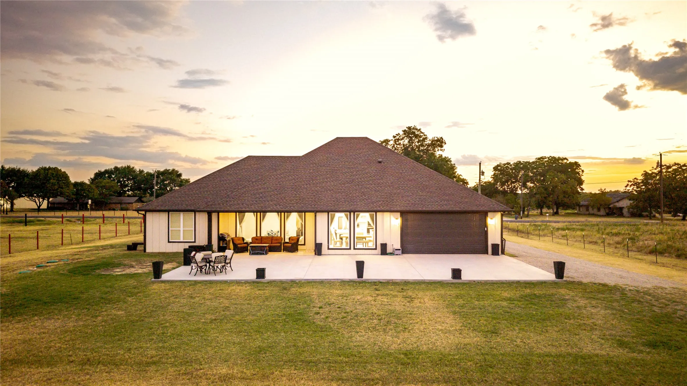Single Family Residence For Sale in Ellis County , 3900 FM 1183, Ennis, Texas 75119, 5 Bedroom, 2 Bathroom, 2 Garage spaces, 3,419 Sqft, built in 2023, mls#21378391, Real Estate Agent in Ennis, Homes For Sale in Ellis county, Homes For Sale in Ennis, Realtor in Ennis Texas, Real Estate Brokerage Independent Realty Texas, Luminita Cordes Realtor