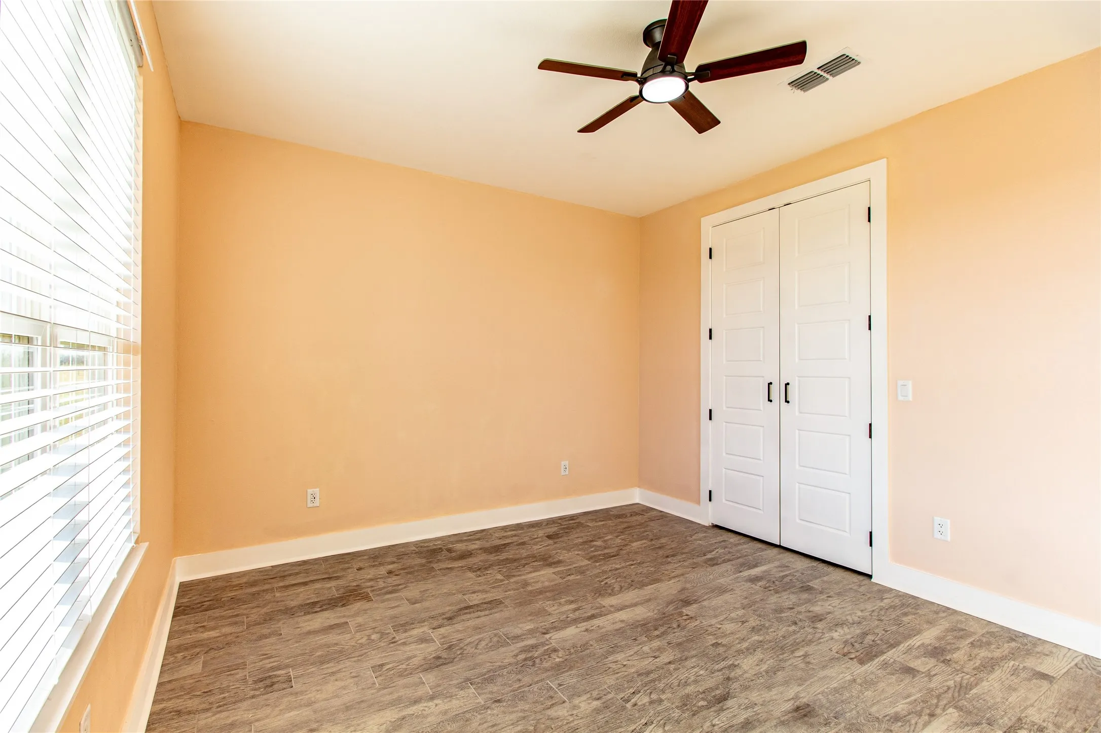 Single Family Residence For Sale in Ellis County , 3900 FM 1183, Ennis, Texas 75119, 5 Bedroom, 2 Bathroom, 2 Garage spaces, 3,419 Sqft, built in 2023, mls#21378391, Real Estate Agent in Ennis, Homes For Sale in Ellis county, Homes For Sale in Ennis, Realtor in Ennis Texas, Real Estate Brokerage Independent Realty Texas, Luminita Cordes Realtor