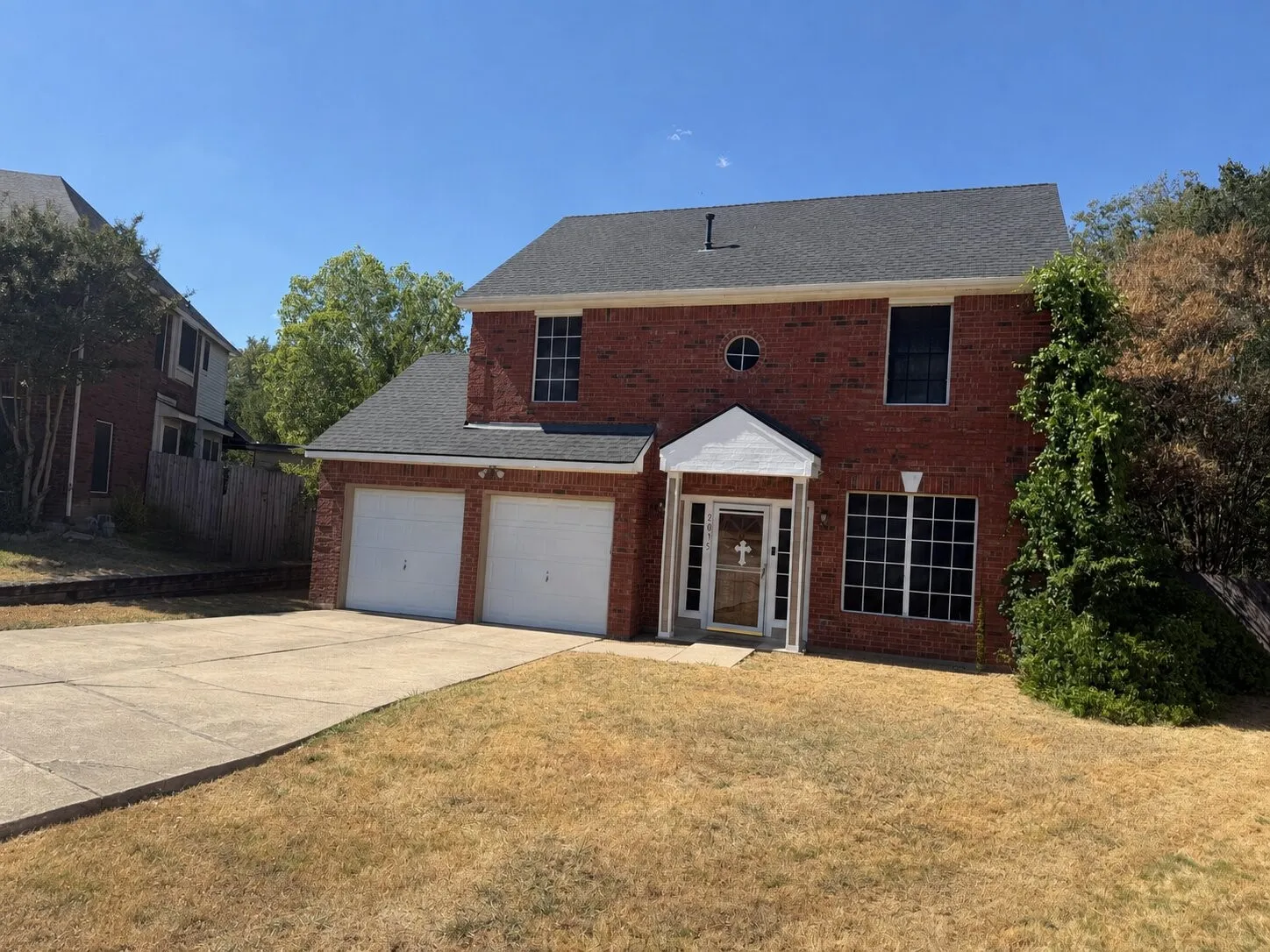 Single Family Residence For Sale in Dallas County , 2005 Spring Mills Road, Mesquite, Texas 75181, 3 Bedroom, 3 Bathroom, 2 Garage spaces, 1,978 Sqft, built in 1989, mls#21378393, Real Estate Agent in Mesquite, Homes For Sale in Dallas county, Homes For Sale in Mesquite, Realtor in Mesquite Texas, Real Estate Brokerage Independent Realty Texas, Luminita Cordes Realtor