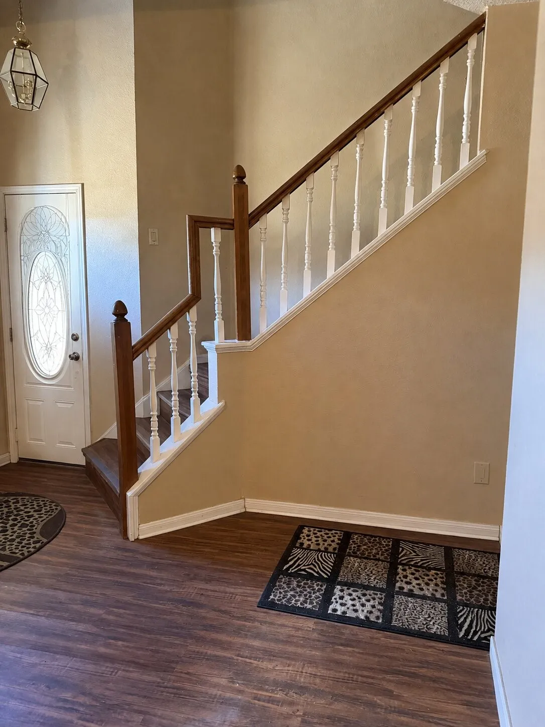 Single Family Residence For Sale in Dallas County , 2005 Spring Mills Road, Mesquite, Texas 75181, 3 Bedroom, 3 Bathroom, 2 Garage spaces, 1,978 Sqft, built in 1989, mls#21378393, Real Estate Agent in Mesquite, Homes For Sale in Dallas county, Homes For Sale in Mesquite, Realtor in Mesquite Texas, Real Estate Brokerage Independent Realty Texas, Luminita Cordes Realtor