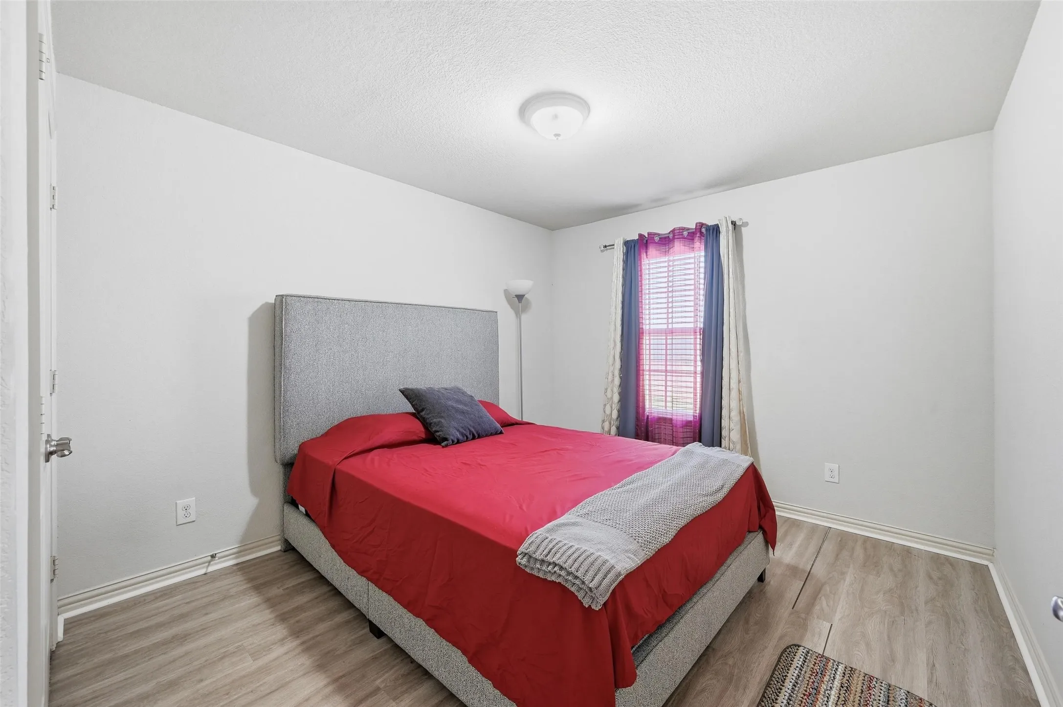Townhouse For Sale in Tarrant County , 6913 Sandshell Boulevard, Fort Worth, Texas 76137, 2 Bedroom, 3 Bathroom, 2 Garage spaces, 1,432 Sqft, built in 2015, mls#21371423, Real Estate Agent in Fort Worth, Homes For Sale in Tarrant county, Homes For Sale in Fort Worth, Realtor in Fort Worth Texas, Real Estate Brokerage Independent Realty Texas, Luminita Cordes Realtor