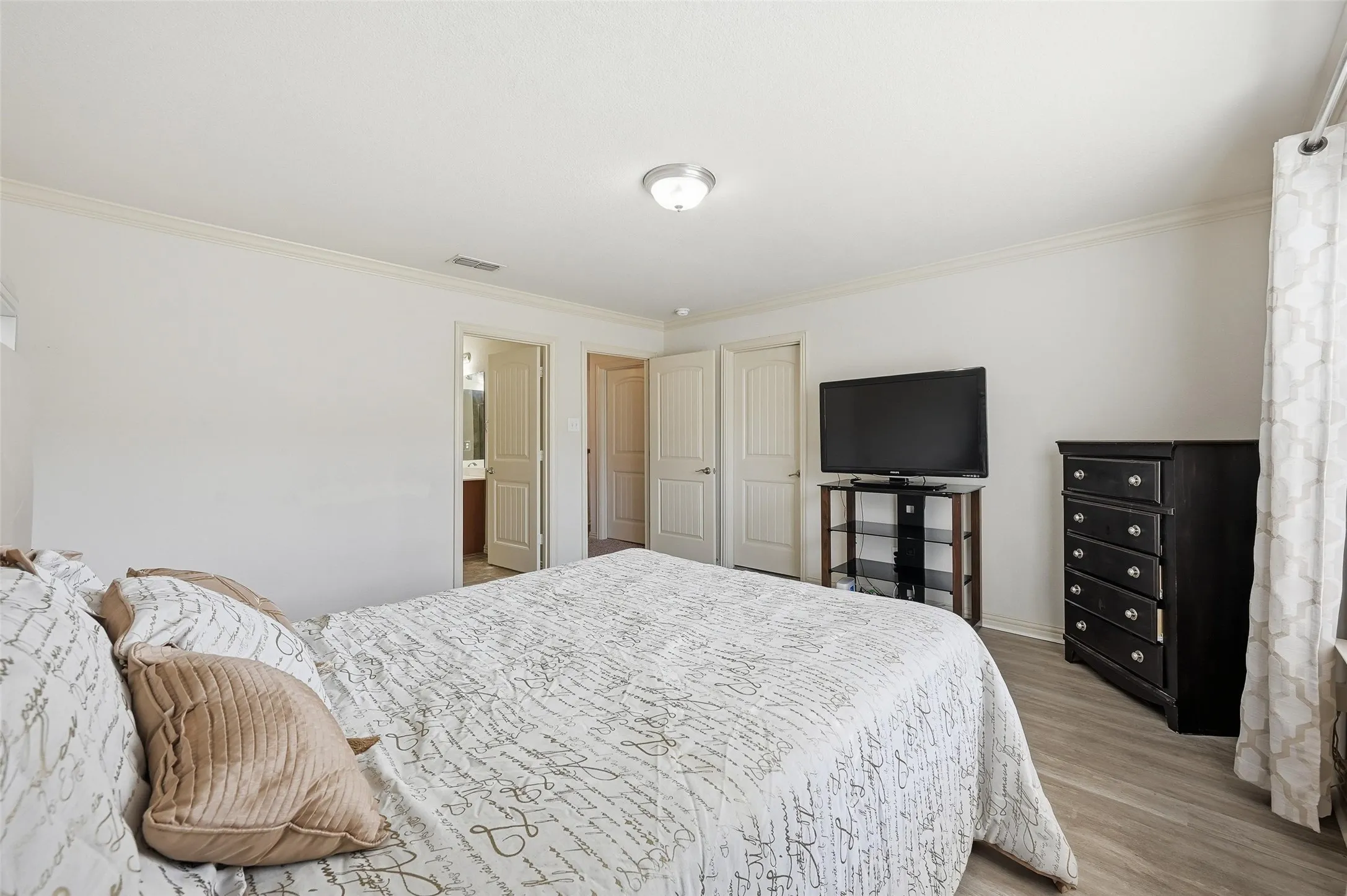 Townhouse For Sale in Tarrant County , 6913 Sandshell Boulevard, Fort Worth, Texas 76137, 2 Bedroom, 3 Bathroom, 2 Garage spaces, 1,432 Sqft, built in 2015, mls#21371423, Real Estate Agent in Fort Worth, Homes For Sale in Tarrant county, Homes For Sale in Fort Worth, Realtor in Fort Worth Texas, Real Estate Brokerage Independent Realty Texas, Luminita Cordes Realtor