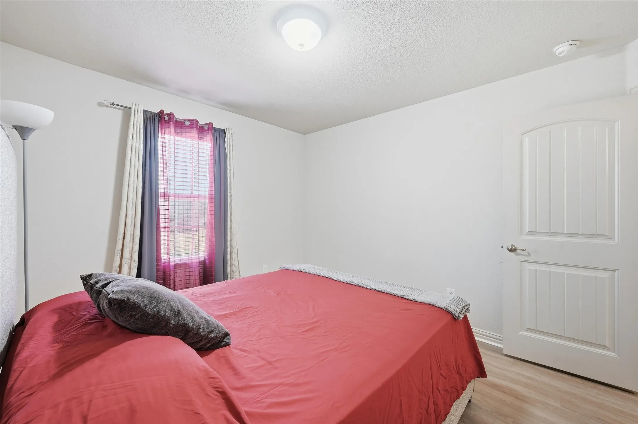 Townhouse For Sale in Tarrant County , 6913 Sandshell Boulevard, Fort Worth, Texas 76137, 2 Bedroom, 3 Bathroom, 2 Garage spaces, 1,432 Sqft, built in 2015, mls#21371423, Real Estate Agent in Fort Worth, Homes For Sale in Tarrant county, Homes For Sale in Fort Worth, Realtor in Fort Worth Texas, Real Estate Brokerage Independent Realty Texas, Luminita Cordes Realtor