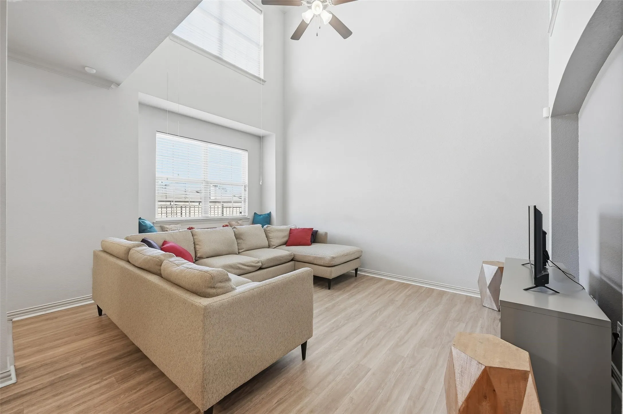 Townhouse For Sale in Tarrant County , 6913 Sandshell Boulevard, Fort Worth, Texas 76137, 2 Bedroom, 3 Bathroom, 2 Garage spaces, 1,432 Sqft, built in 2015, mls#21371423, Real Estate Agent in Fort Worth, Homes For Sale in Tarrant county, Homes For Sale in Fort Worth, Realtor in Fort Worth Texas, Real Estate Brokerage Independent Realty Texas, Luminita Cordes Realtor