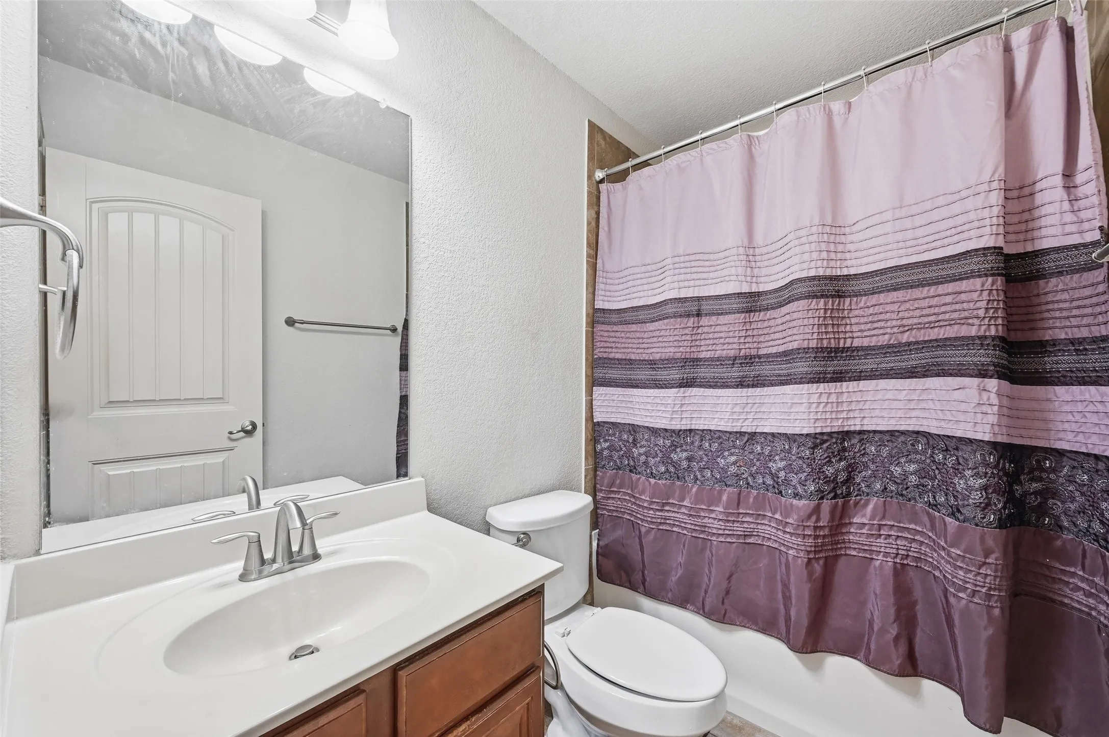 Townhouse For Sale in Tarrant County , 6913 Sandshell Boulevard, Fort Worth, Texas 76137, 2 Bedroom, 3 Bathroom, 2 Garage spaces, 1,432 Sqft, built in 2015, mls#21371423, Real Estate Agent in Fort Worth, Homes For Sale in Tarrant county, Homes For Sale in Fort Worth, Realtor in Fort Worth Texas, Real Estate Brokerage Independent Realty Texas, Luminita Cordes Realtor