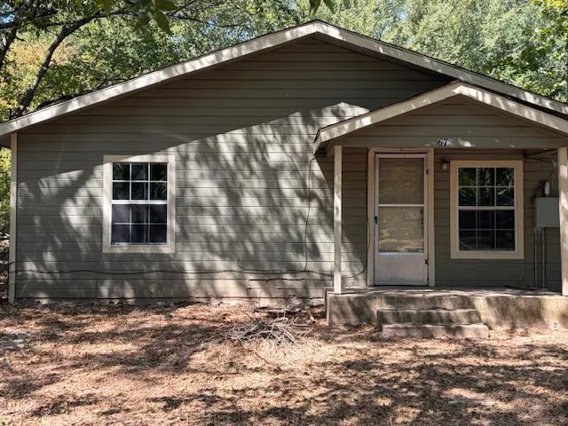Single Family Residence For Rent in Lamar County , 675 23rd Street NW, Paris, Texas 75460, 3 Bedroom, 1 Bathroom, Garage spaces, 840 Sqft, built in 1998, mls#21374300, Real Estate Agent in Paris, Homes For Rent in Lamar county, Homes For Rent in Paris, Realtor in Paris Texas, Real Estate Brokerage Independent Realty Texas, Luminita Cordes Realtor