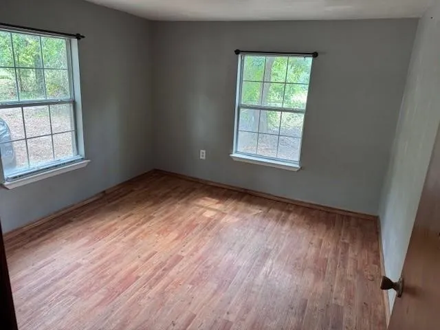 Single Family Residence For Rent in Lamar County , 675 23rd Street NW, Paris, Texas 75460, 3 Bedroom, 1 Bathroom, Garage spaces, 840 Sqft, built in 1998, mls#21374300, Real Estate Agent in Paris, Homes For Rent in Lamar county, Homes For Rent in Paris, Realtor in Paris Texas, Real Estate Brokerage Independent Realty Texas, Luminita Cordes Realtor