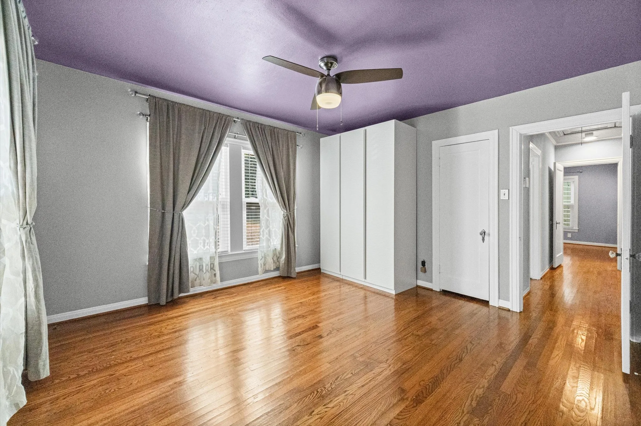 Single Family Residence For Sale in Dallas County , 6050 Penrose Avenue, Dallas, Texas 75206, 2 Bedroom, 1 Bathroom, 1 Garage spaces, 1,230 Sqft, built in 1938, mls#21378328, Real Estate Agent in Dallas, Homes For Sale in Dallas county, Homes For Sale in Dallas, Realtor in Dallas Texas, Real Estate Brokerage Independent Realty Texas, Luminita Cordes Realtor