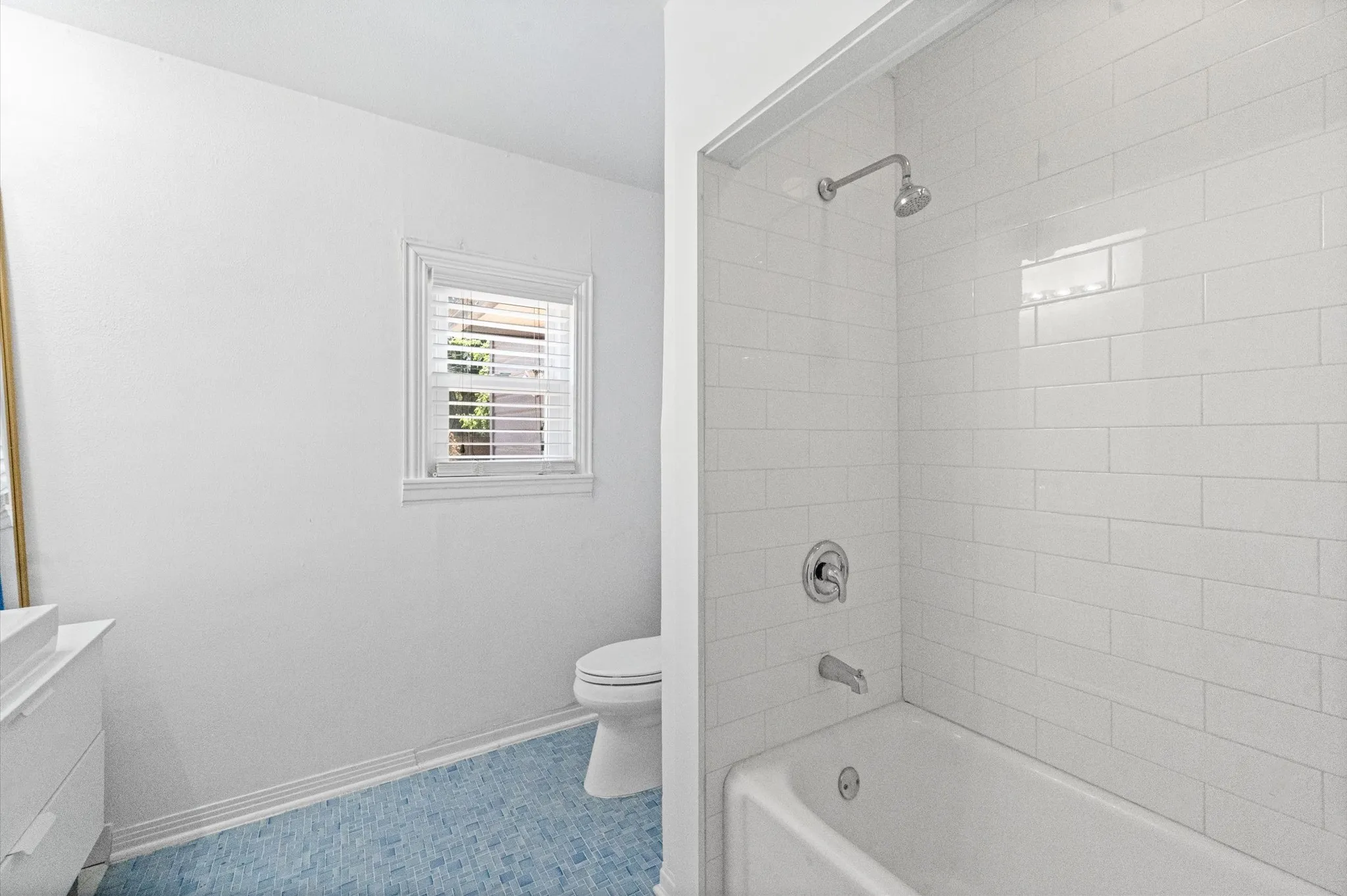 Single Family Residence For Sale in Dallas County , 6050 Penrose Avenue, Dallas, Texas 75206, 2 Bedroom, 1 Bathroom, 1 Garage spaces, 1,230 Sqft, built in 1938, mls#21378328, Real Estate Agent in Dallas, Homes For Sale in Dallas county, Homes For Sale in Dallas, Realtor in Dallas Texas, Real Estate Brokerage Independent Realty Texas, Luminita Cordes Realtor