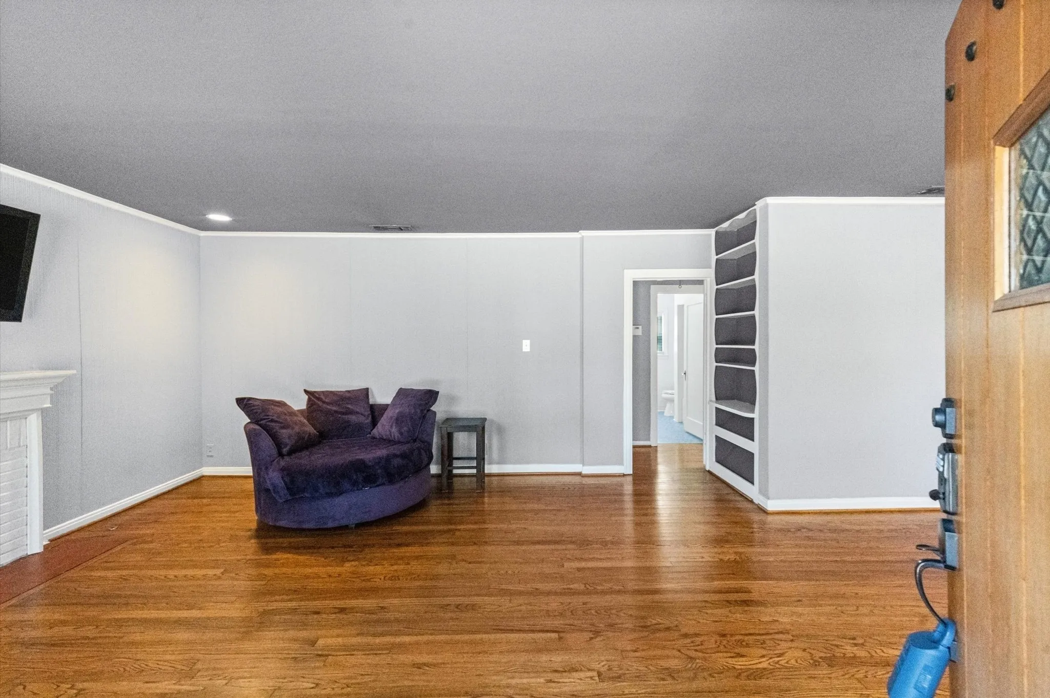 Single Family Residence For Sale in Dallas County , 6050 Penrose Avenue, Dallas, Texas 75206, 2 Bedroom, 1 Bathroom, 1 Garage spaces, 1,230 Sqft, built in 1938, mls#21378328, Real Estate Agent in Dallas, Homes For Sale in Dallas county, Homes For Sale in Dallas, Realtor in Dallas Texas, Real Estate Brokerage Independent Realty Texas, Luminita Cordes Realtor