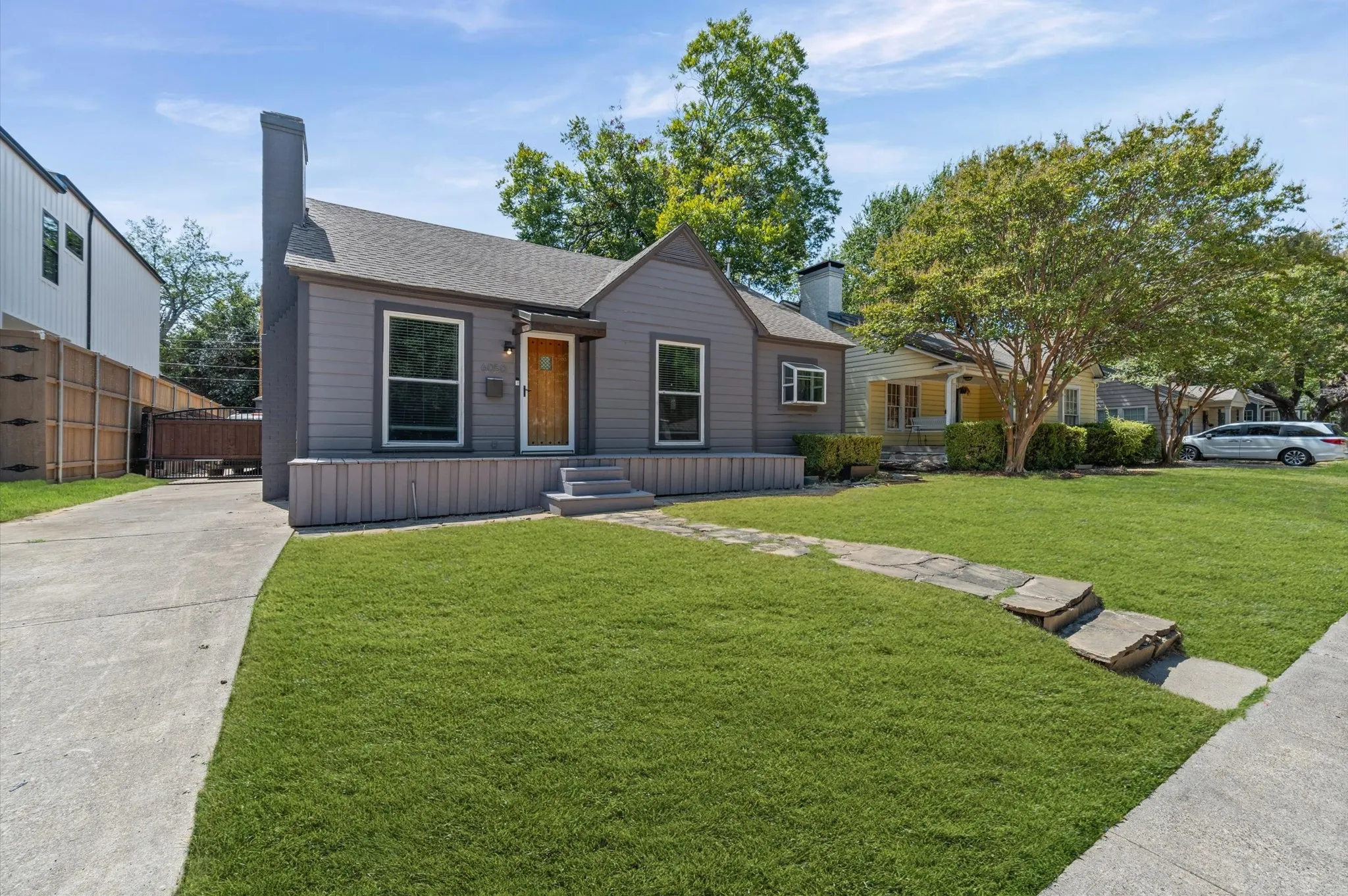Single Family Residence For Sale in Dallas County , 6050 Penrose Avenue, Dallas, Texas 75206, 2 Bedroom, 1 Bathroom, 1 Garage spaces, 1,230 Sqft, built in 1938, mls#21378328, Real Estate Agent in Dallas, Homes For Sale in Dallas county, Homes For Sale in Dallas, Realtor in Dallas Texas, Real Estate Brokerage Independent Realty Texas, Luminita Cordes Realtor