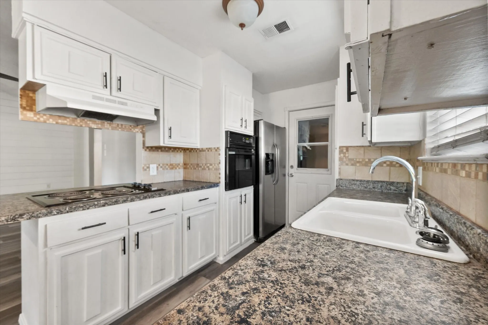 Single Family Residence For Sale in Johnson County , 316 NW Summercrest Boulevard, Burleson, Texas 76028, 3 Bedroom, 2 Bathroom, 2 Garage spaces, 1,185 Sqft, built in 1968, mls#21375917, Real Estate Agent in Burleson, Homes For Sale in Johnson county, Homes For Sale in Burleson, Realtor in Burleson Texas, Real Estate Brokerage Independent Realty Texas, Luminita Cordes Realtor
