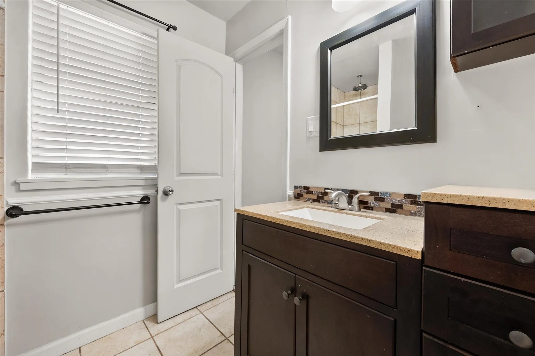 Single Family Residence For Sale in Johnson County , 316 NW Summercrest Boulevard, Burleson, Texas 76028, 3 Bedroom, 2 Bathroom, 2 Garage spaces, 1,185 Sqft, built in 1968, mls#21375917, Real Estate Agent in Burleson, Homes For Sale in Johnson county, Homes For Sale in Burleson, Realtor in Burleson Texas, Real Estate Brokerage Independent Realty Texas, Luminita Cordes Realtor