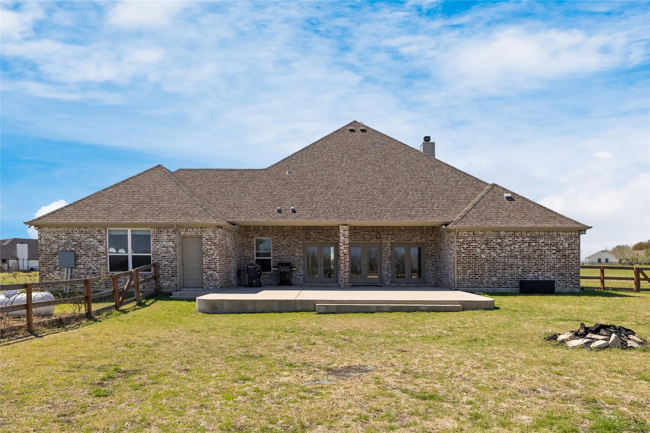 Single Family Residence For Sale in Denton County , 5750 High Mesa Drive, Justin, Texas 76247, 4 Bedroom, 3 Bathroom, 3 Garage spaces, 3,059 Sqft, built in 2015, mls#21370592, Real Estate Agent in Justin, Homes For Sale in Denton county, Homes For Sale in Justin, Realtor in Justin Texas, Real Estate Brokerage Independent Realty Texas, Luminita Cordes Realtor