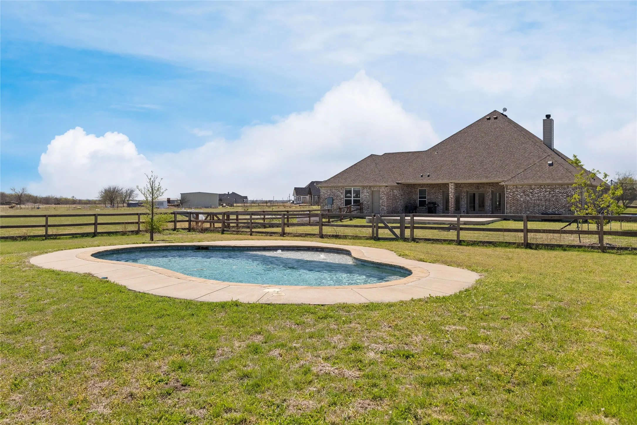 Single Family Residence For Sale in Denton County , 5750 High Mesa Drive, Justin, Texas 76247, 4 Bedroom, 3 Bathroom, 3 Garage spaces, 3,059 Sqft, built in 2015, mls#21370592, Real Estate Agent in Justin, Homes For Sale in Denton county, Homes For Sale in Justin, Realtor in Justin Texas, Real Estate Brokerage Independent Realty Texas, Luminita Cordes Realtor