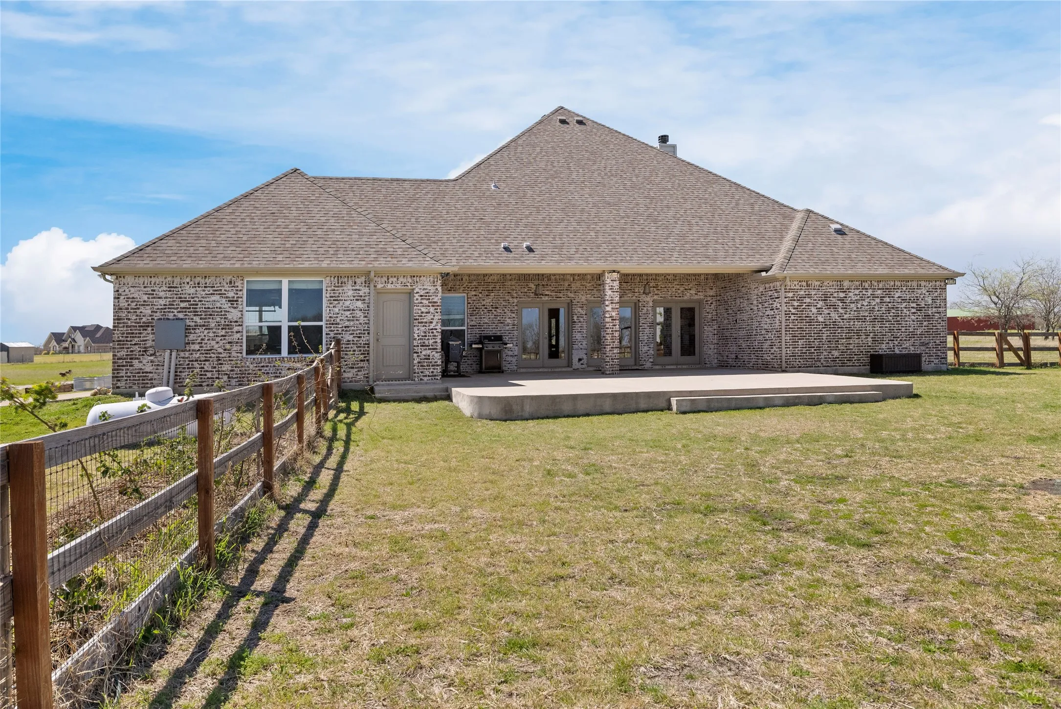 Single Family Residence For Sale in Denton County , 5750 High Mesa Drive, Justin, Texas 76247, 4 Bedroom, 3 Bathroom, 3 Garage spaces, 3,059 Sqft, built in 2015, mls#21370592, Real Estate Agent in Justin, Homes For Sale in Denton county, Homes For Sale in Justin, Realtor in Justin Texas, Real Estate Brokerage Independent Realty Texas, Luminita Cordes Realtor