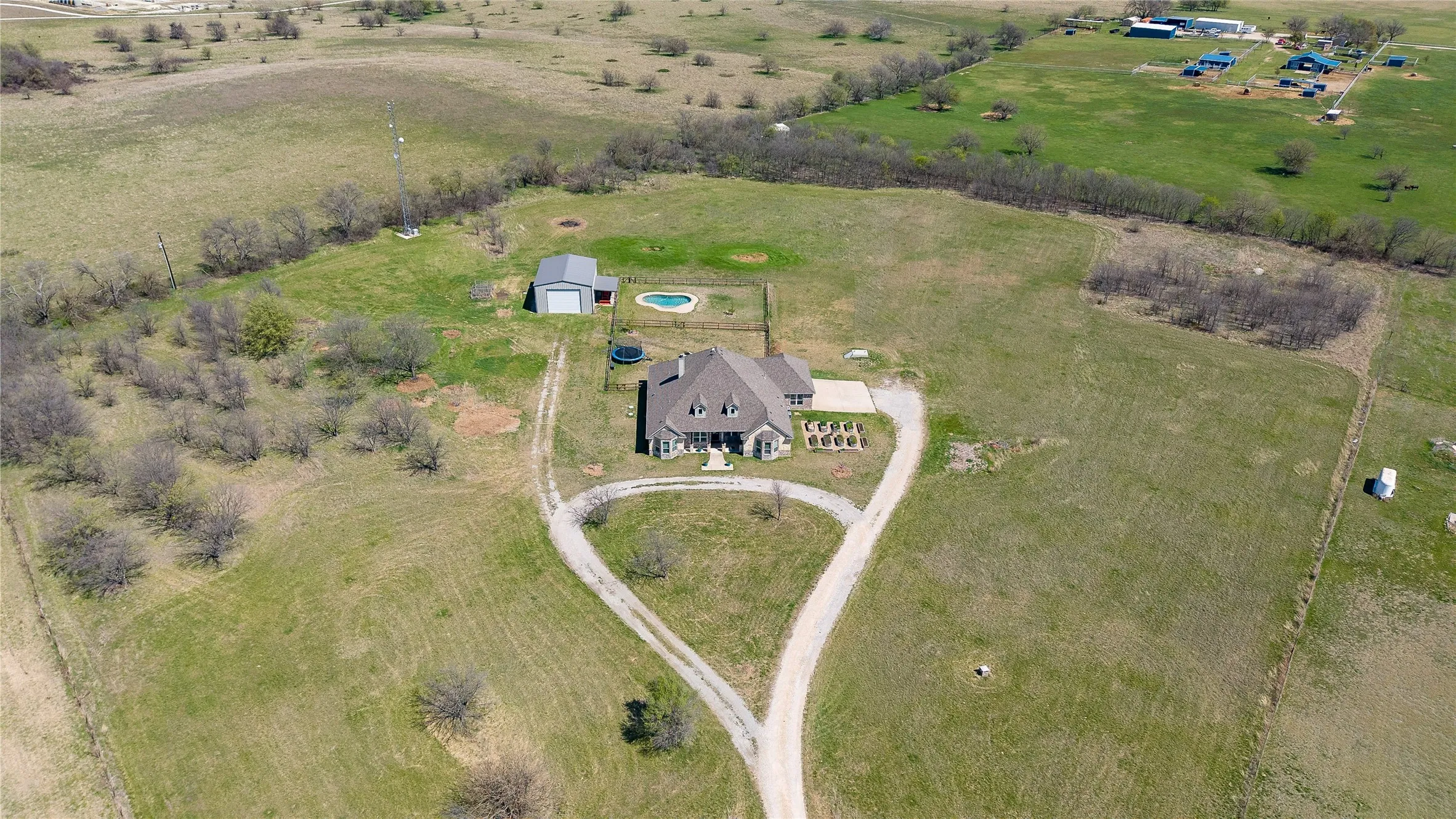 Single Family Residence For Sale in Denton County , 5750 High Mesa Drive, Justin, Texas 76247, 4 Bedroom, 3 Bathroom, 3 Garage spaces, 3,059 Sqft, built in 2015, mls#21370592, Real Estate Agent in Justin, Homes For Sale in Denton county, Homes For Sale in Justin, Realtor in Justin Texas, Real Estate Brokerage Independent Realty Texas, Luminita Cordes Realtor