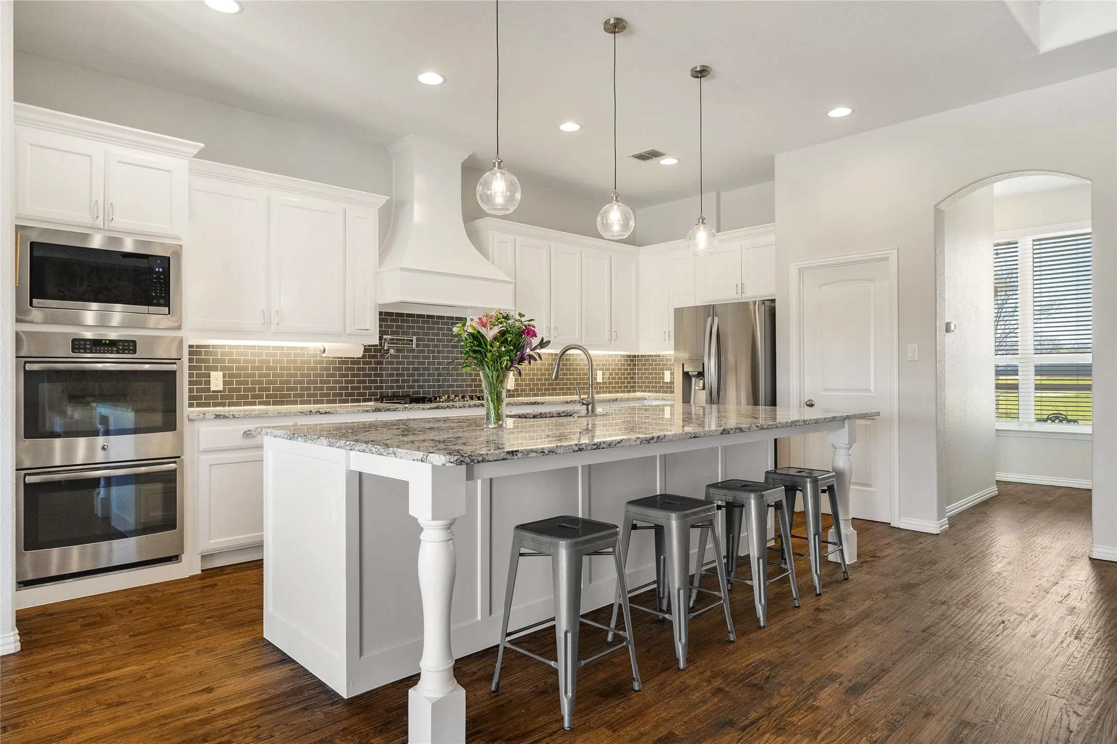 Single Family Residence For Sale in Denton County , 5750 High Mesa Drive, Justin, Texas 76247, 4 Bedroom, 3 Bathroom, 3 Garage spaces, 3,059 Sqft, built in 2015, mls#21370592, Real Estate Agent in Justin, Homes For Sale in Denton county, Homes For Sale in Justin, Realtor in Justin Texas, Real Estate Brokerage Independent Realty Texas, Luminita Cordes Realtor