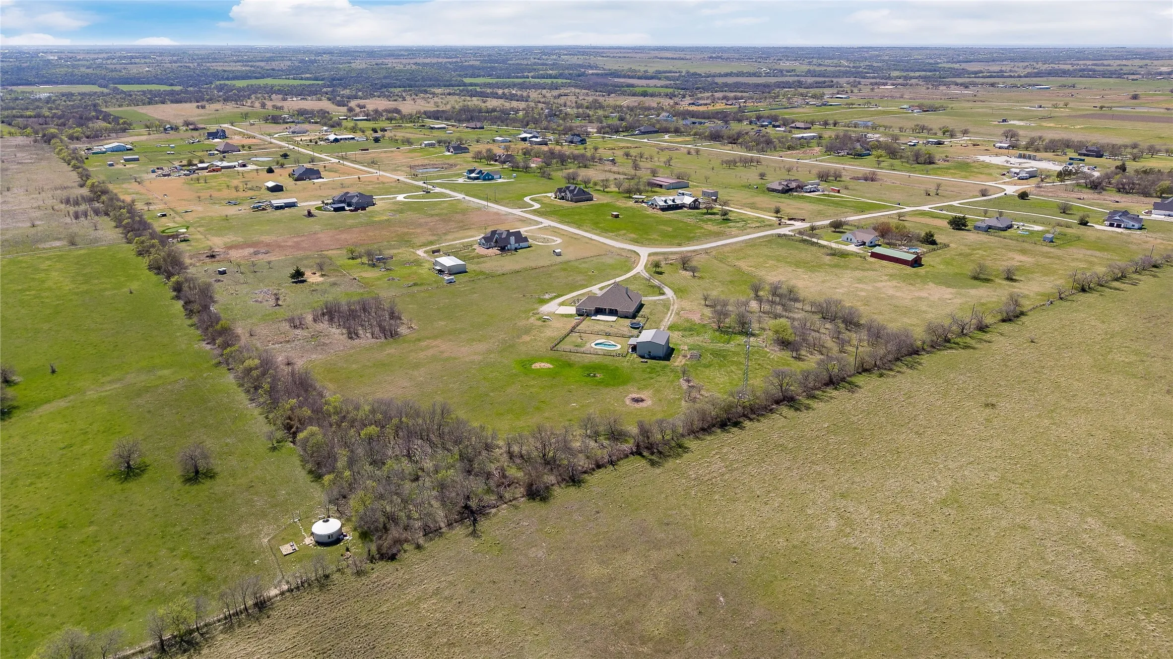 Single Family Residence For Sale in Denton County , 5750 High Mesa Drive, Justin, Texas 76247, 4 Bedroom, 3 Bathroom, 3 Garage spaces, 3,059 Sqft, built in 2015, mls#21370592, Real Estate Agent in Justin, Homes For Sale in Denton county, Homes For Sale in Justin, Realtor in Justin Texas, Real Estate Brokerage Independent Realty Texas, Luminita Cordes Realtor